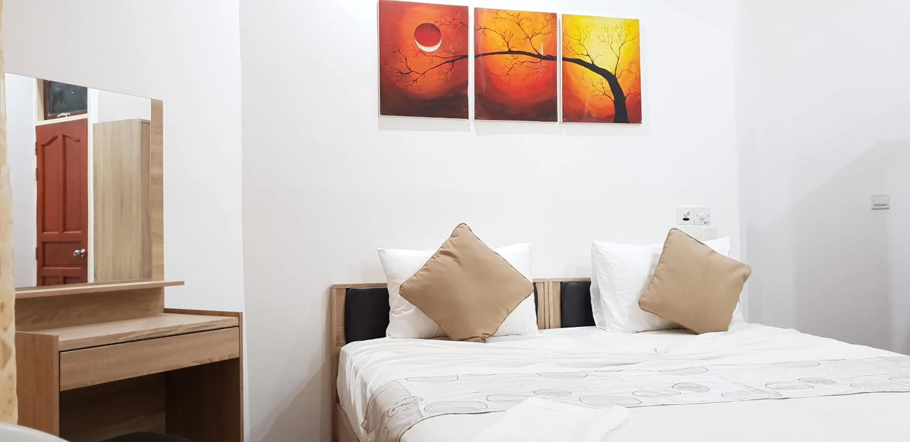 Bedroom, Bed in Arora Inn