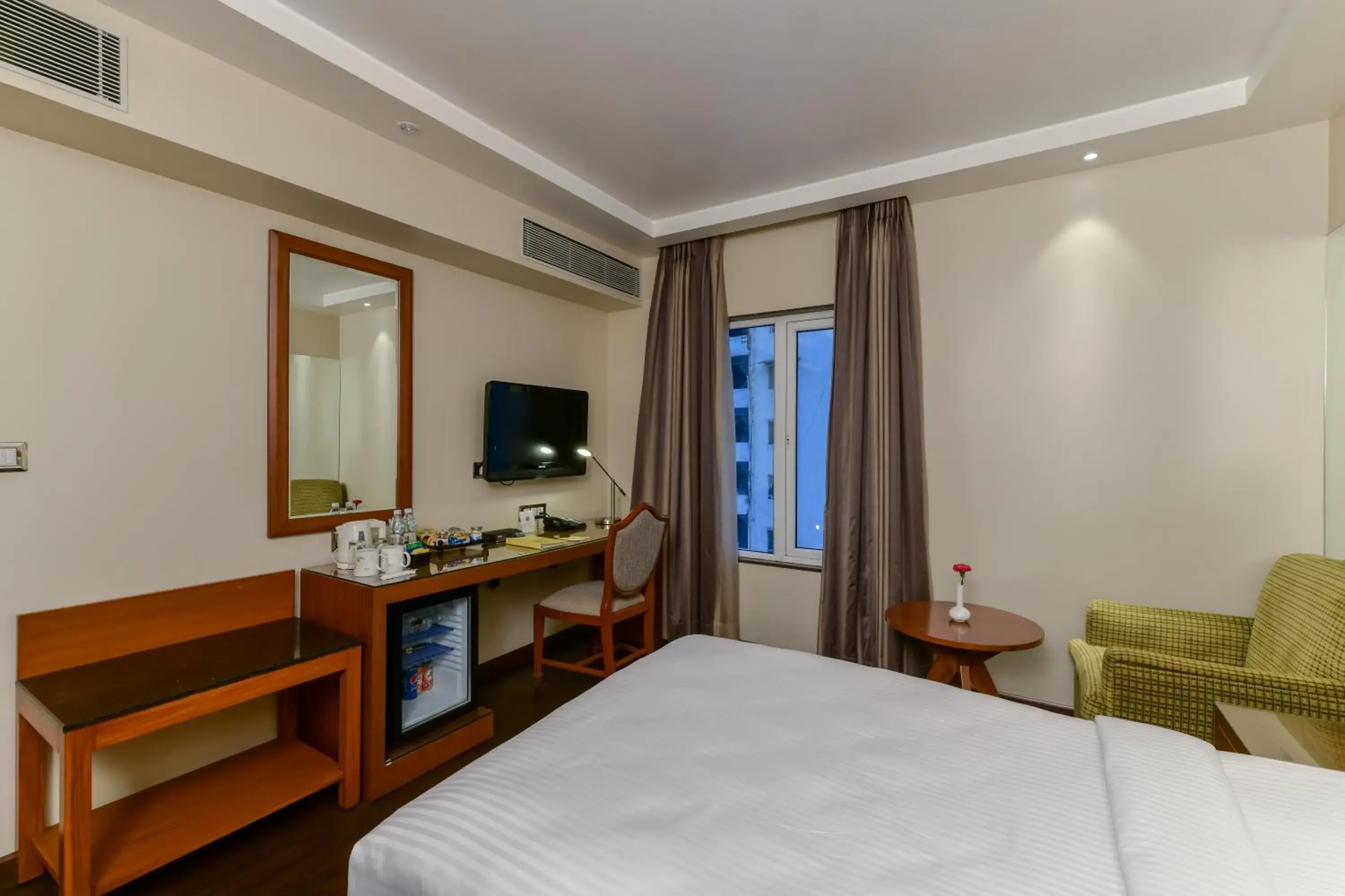 Superior Double Room - single occupancy in Lemon Tree Premier “The Atrium” Ahmedabad Superior Double Room - single occupancy in Lemon Tree Premier “The Atrium” Ahmedabad