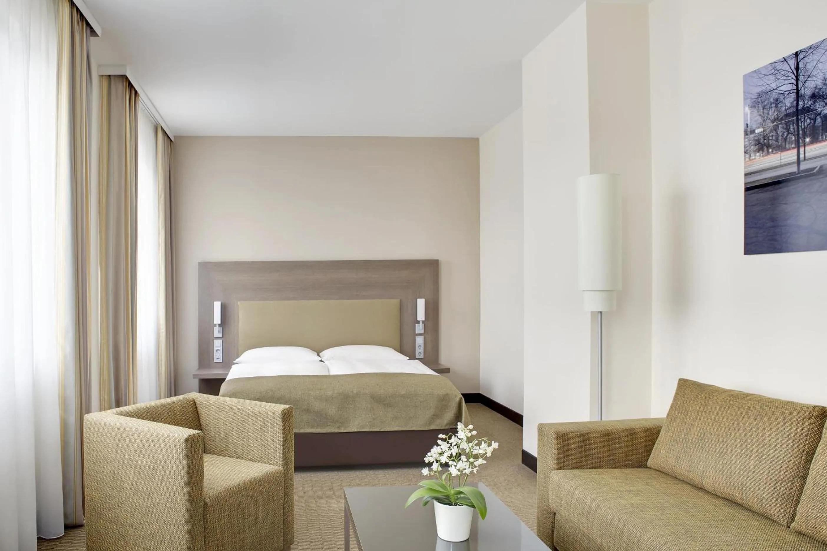 Bed in IntercityHotel Leipzig