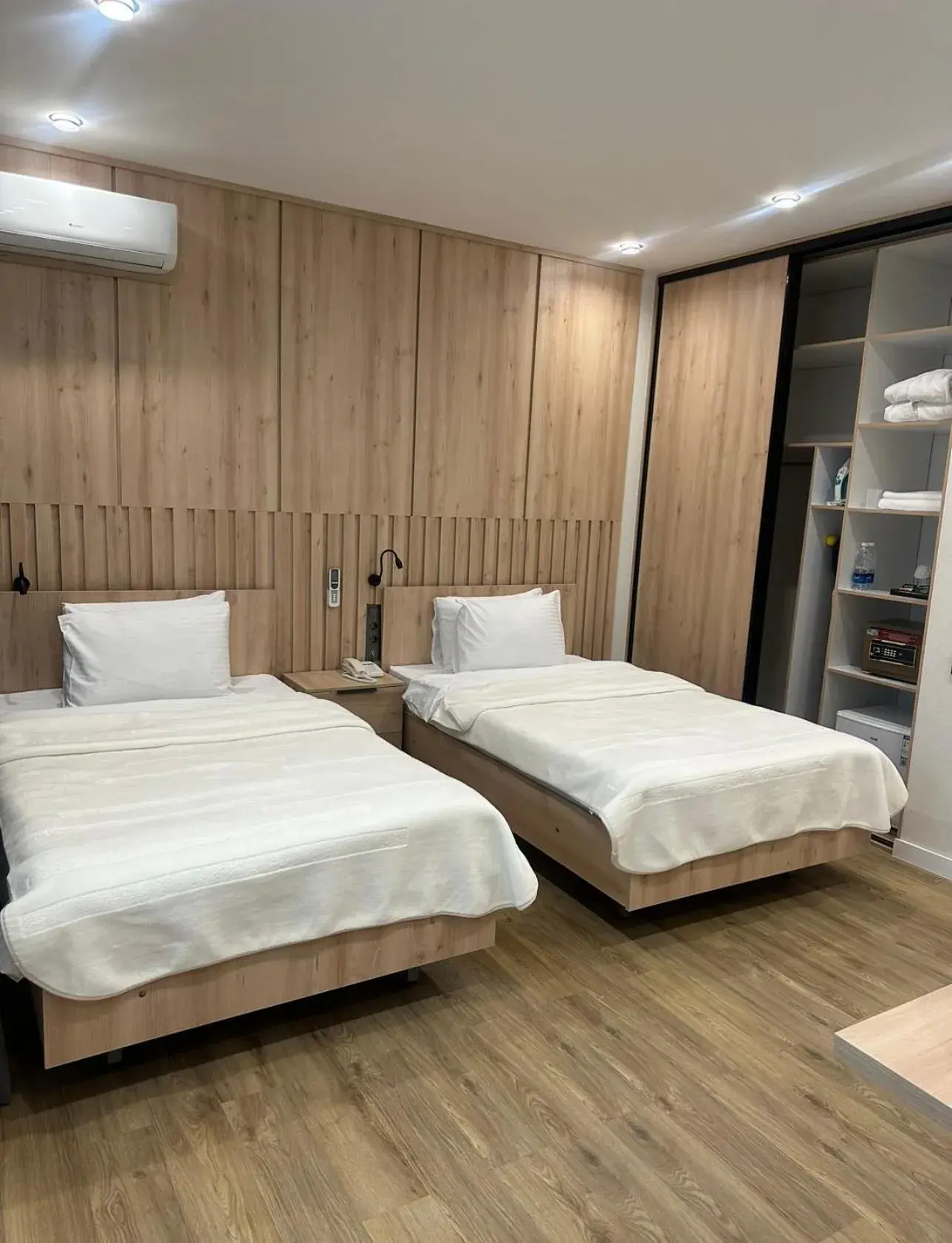 Standard Twin Room in Golden Dragon Standard Twin Room in Golden Dragon