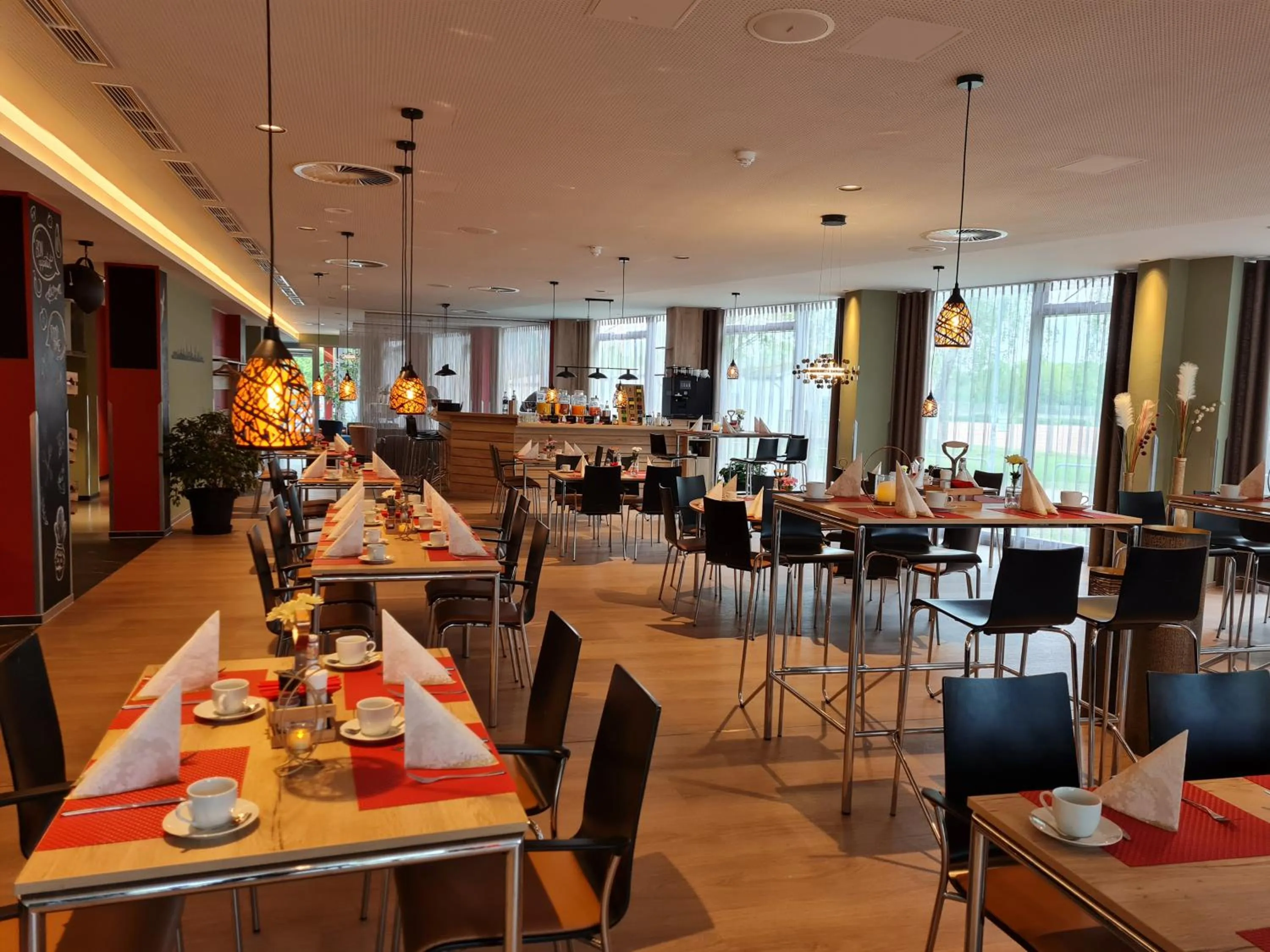 Restaurant/places to eat in Hotel Sportforum
