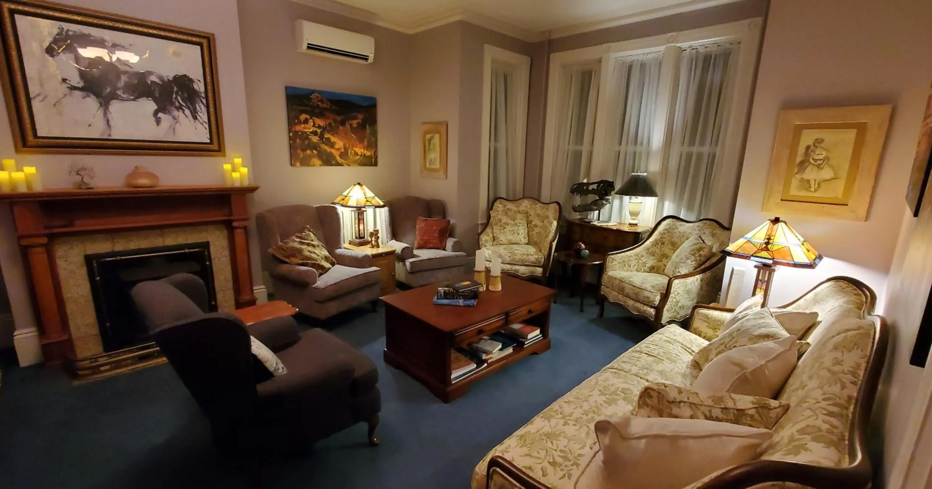 Living room in The Lark & Loon Inn