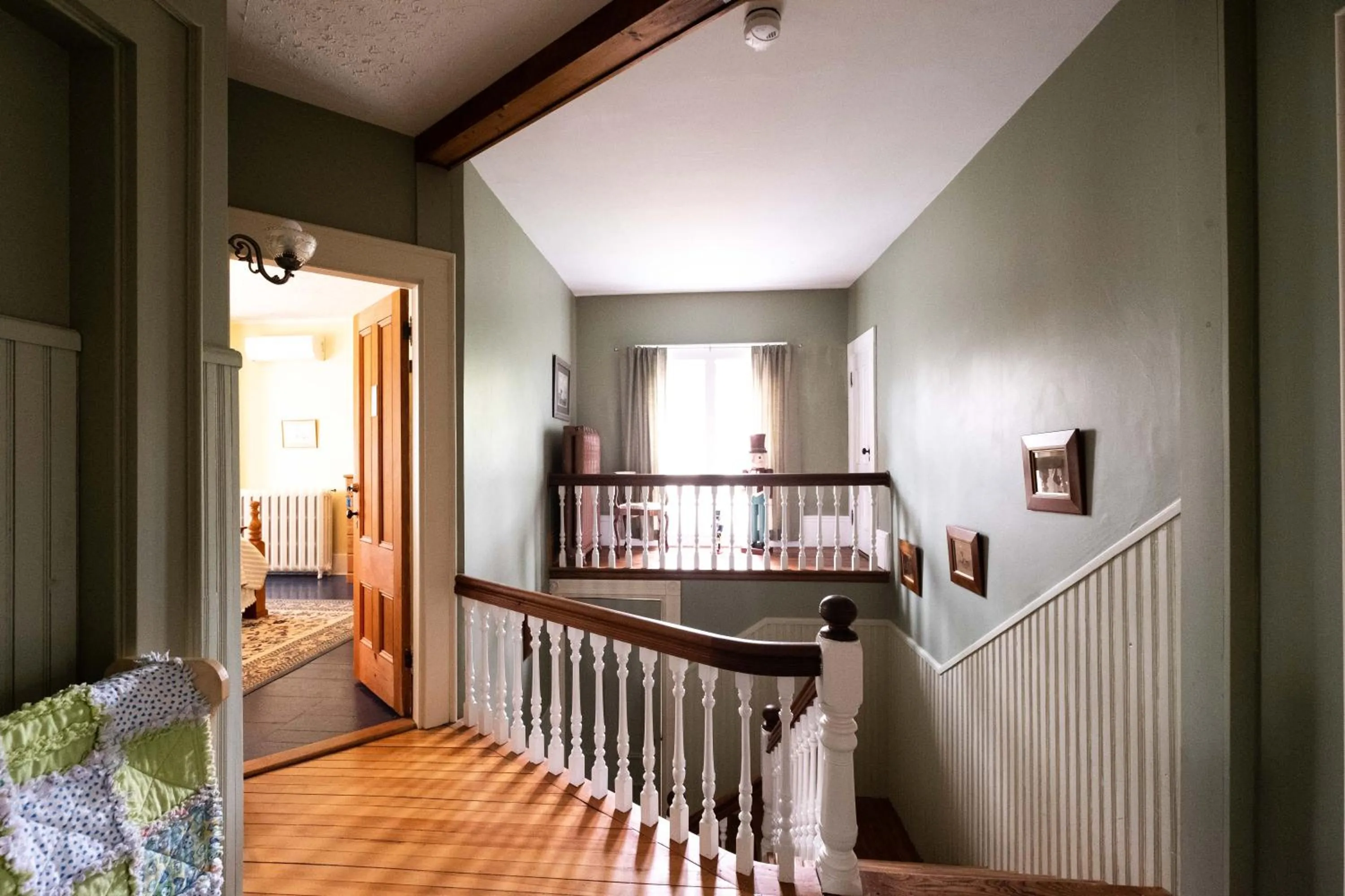 Balcony/Terrace, Bed in The Lark & Loon Inn