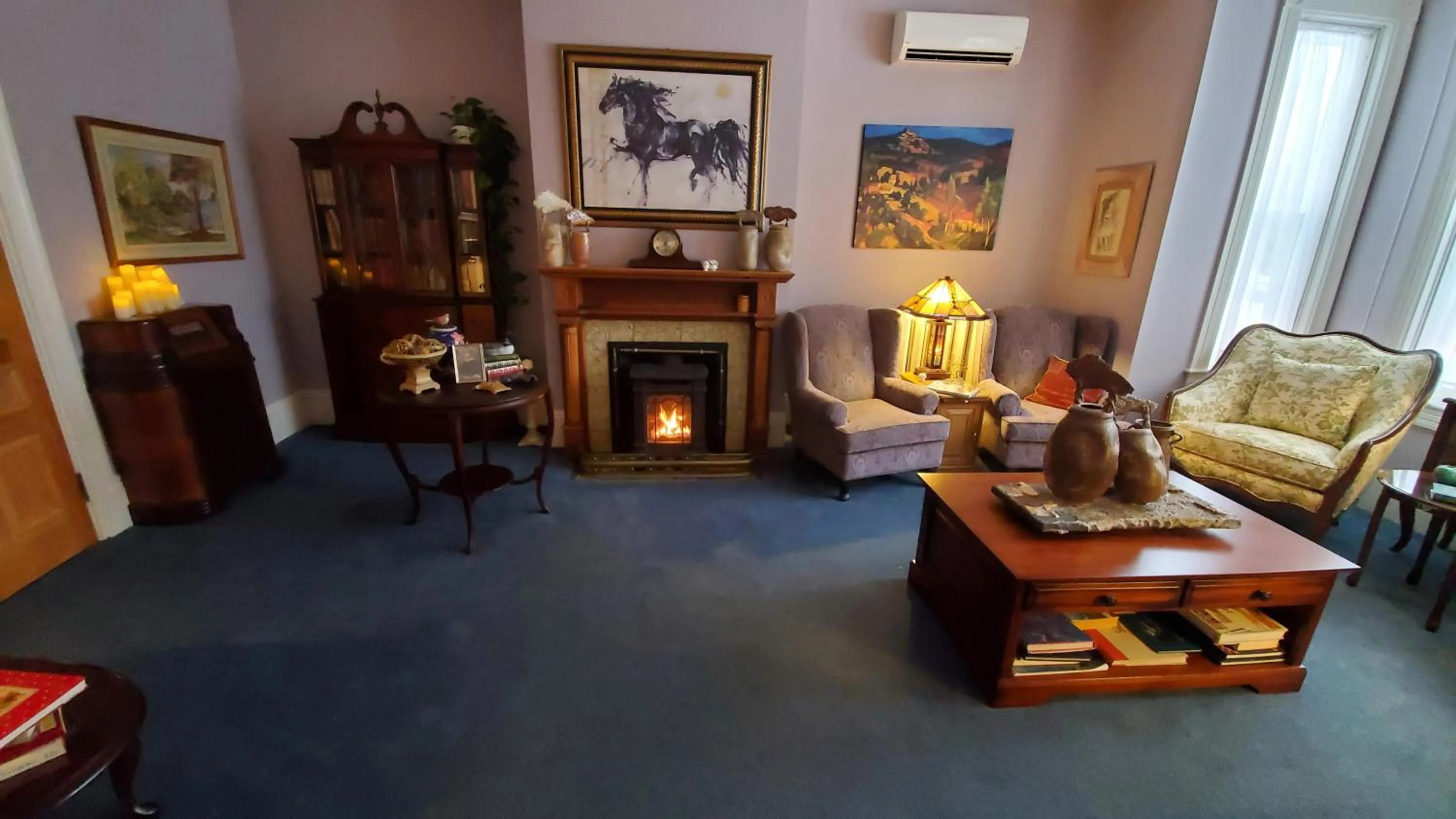 Living room in The Lark & Loon Inn