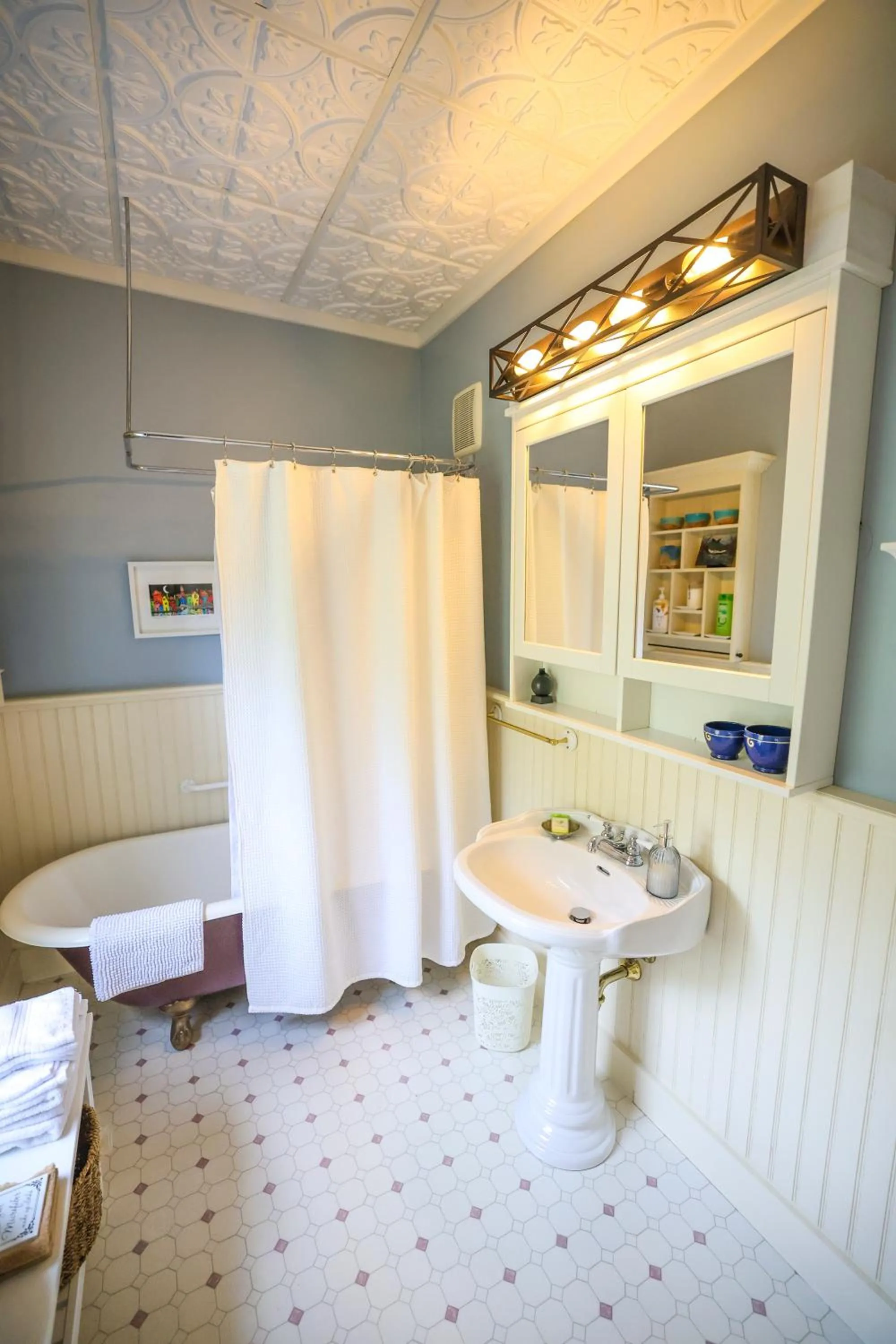 Bathroom in The Lark & Loon Inn