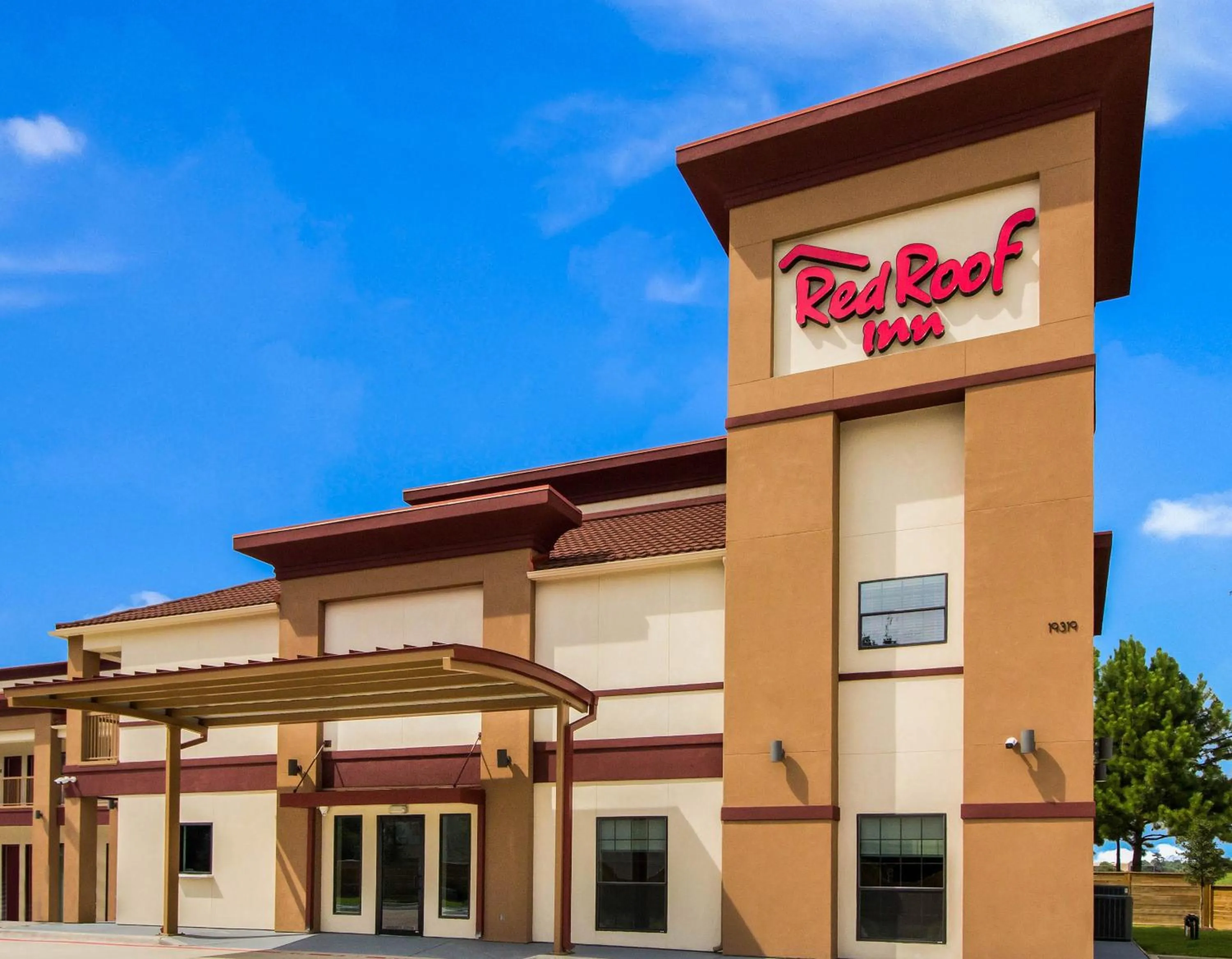Property building in Red Roof Inn Houston - Willowbrook