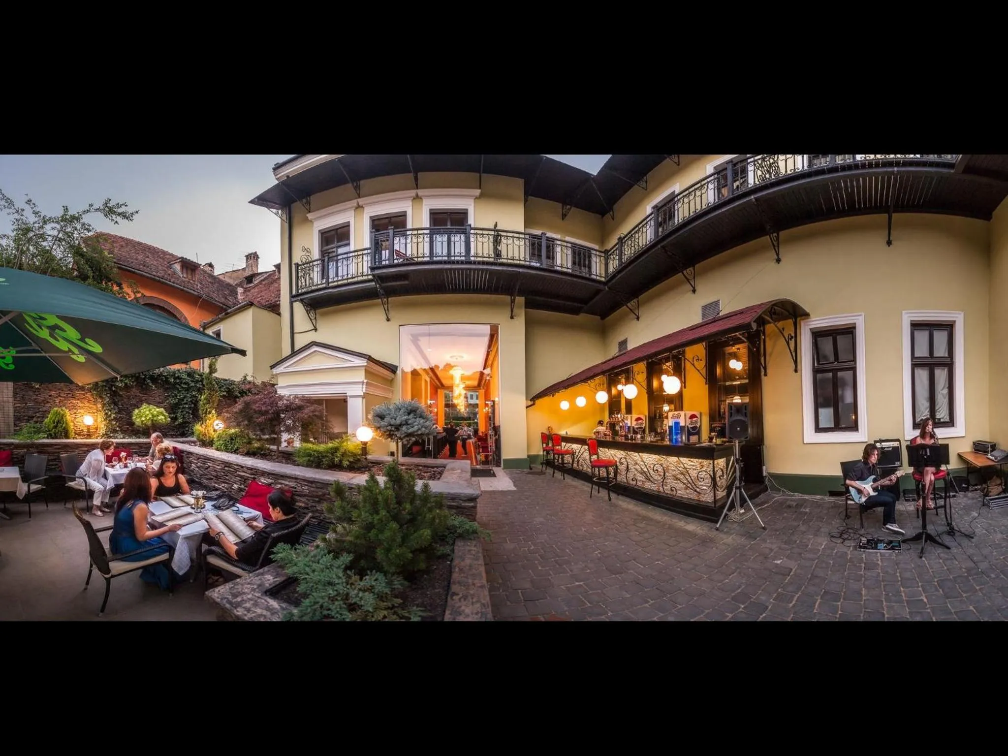 Facade/entrance in Hotel Central Park Sighisoara