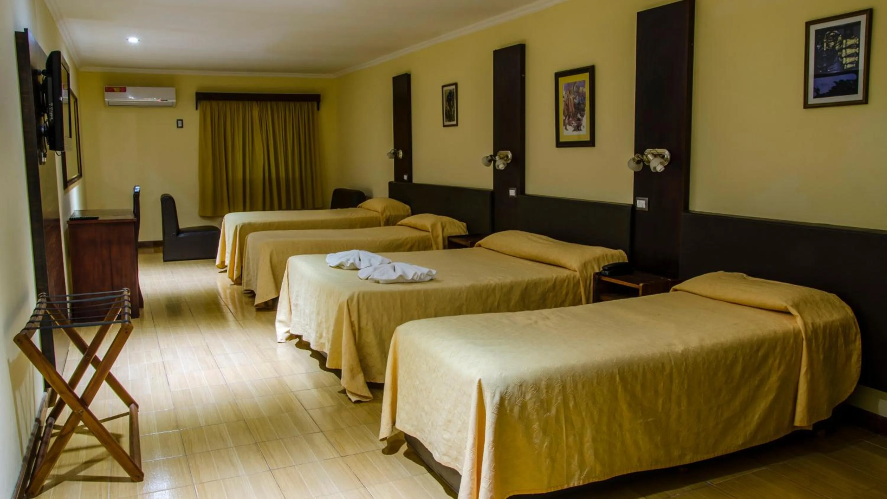 Bedroom, Bed in Hotel Carmen