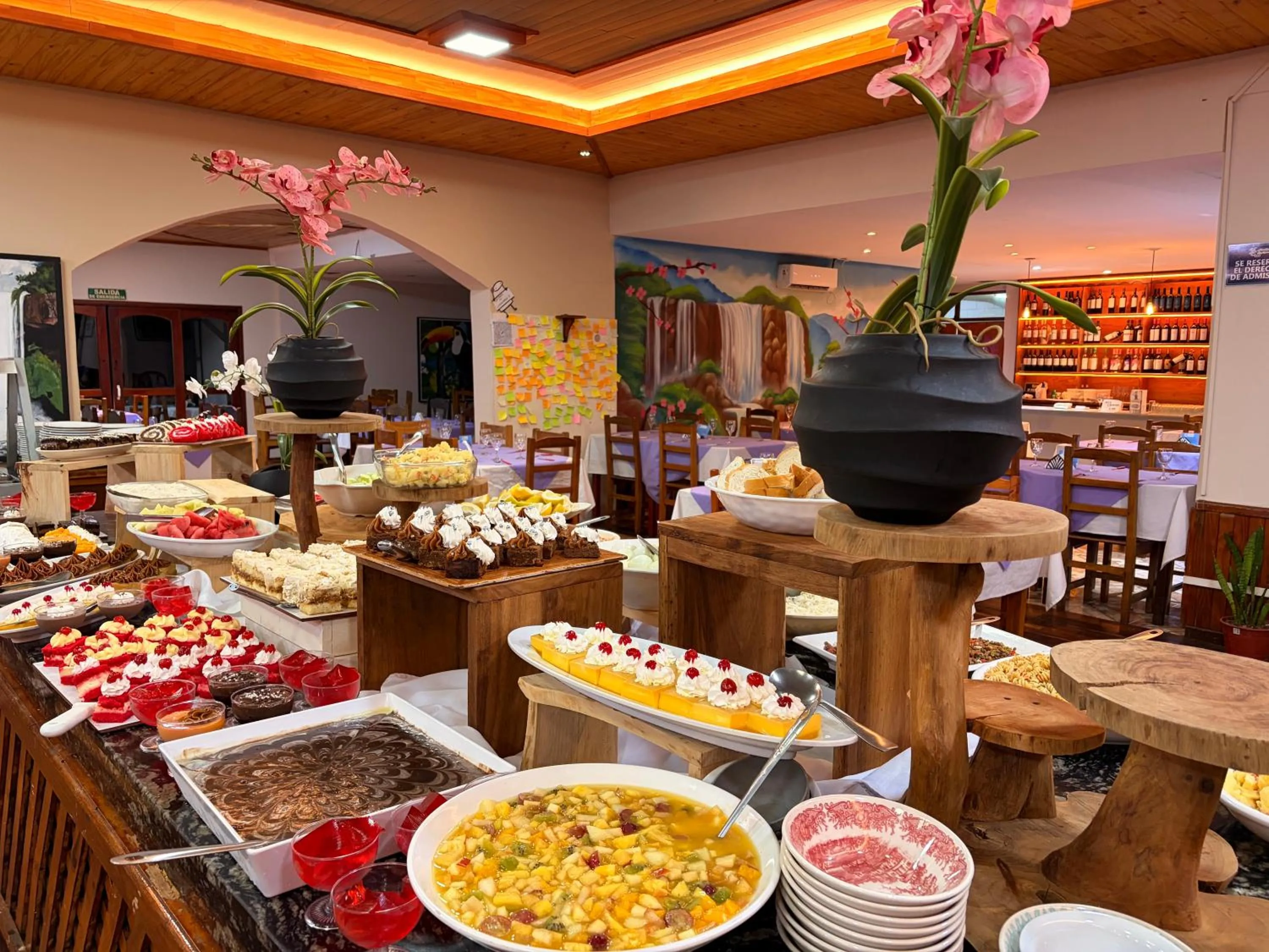 Restaurant/places to eat in Hotel Carmen