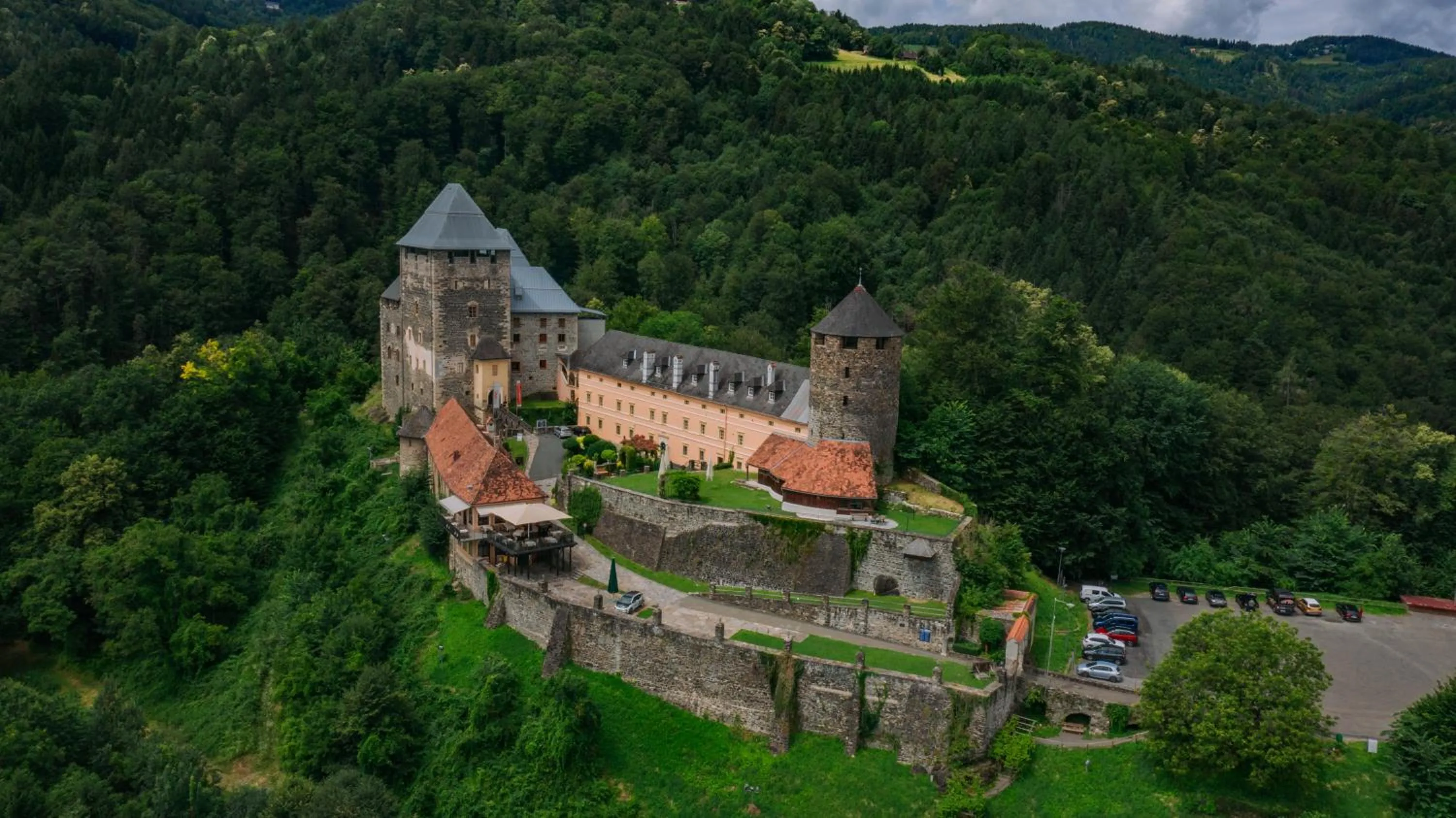 Property building in Burg Deutschlandsberg