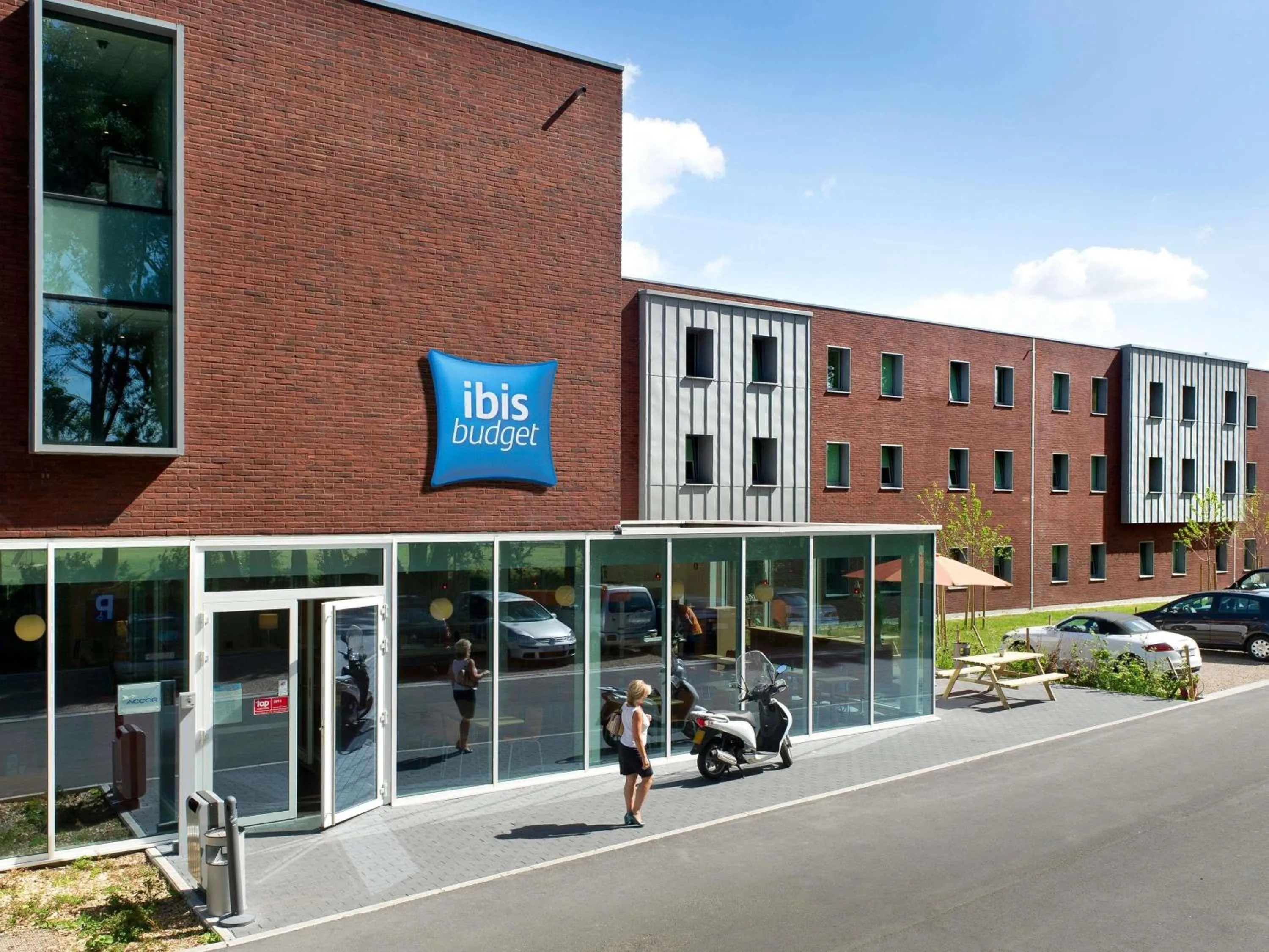 Property building in ibis Budget Brussels South Ruisbroek
