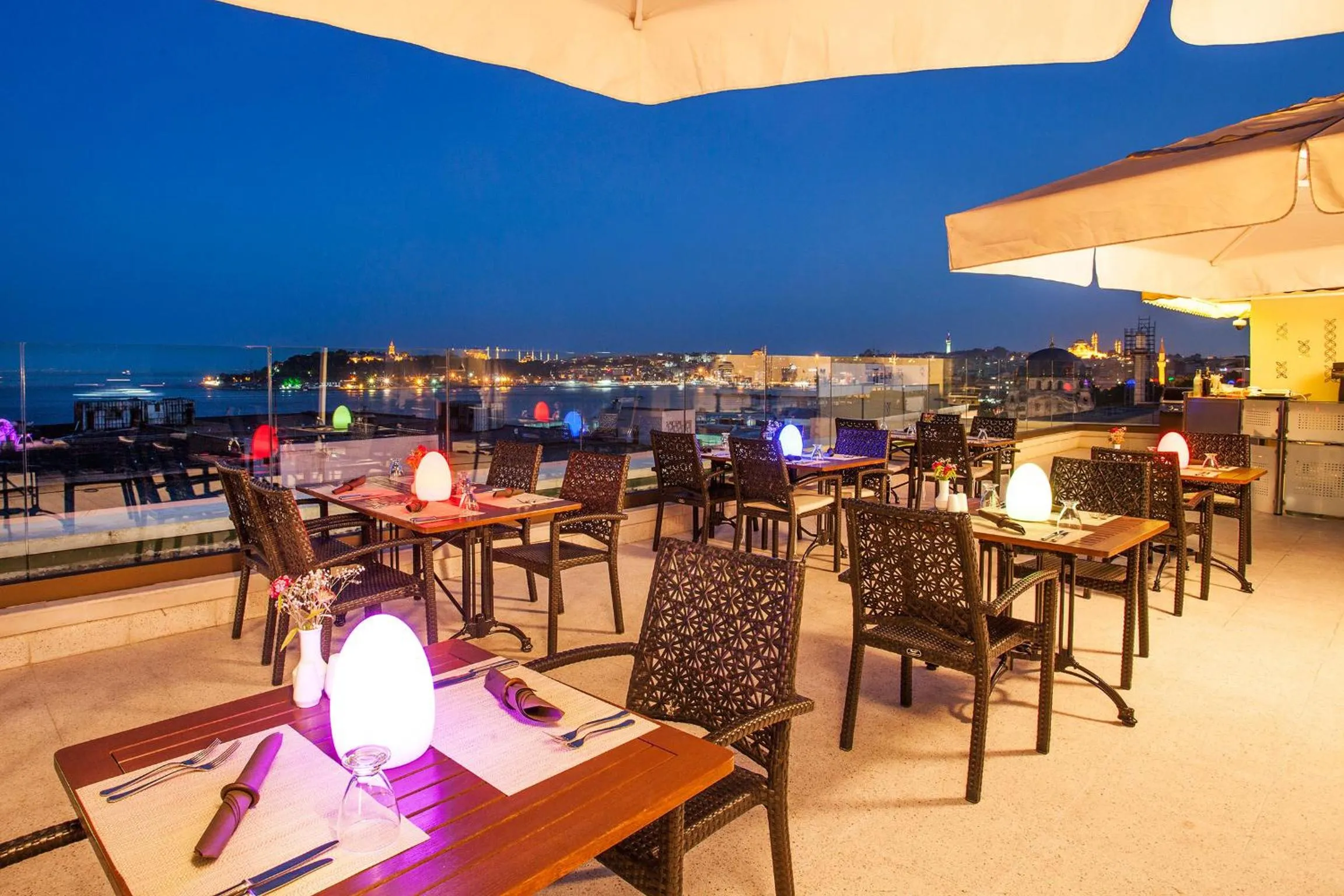 Restaurant/places to eat in Nidya Hotel Galataport