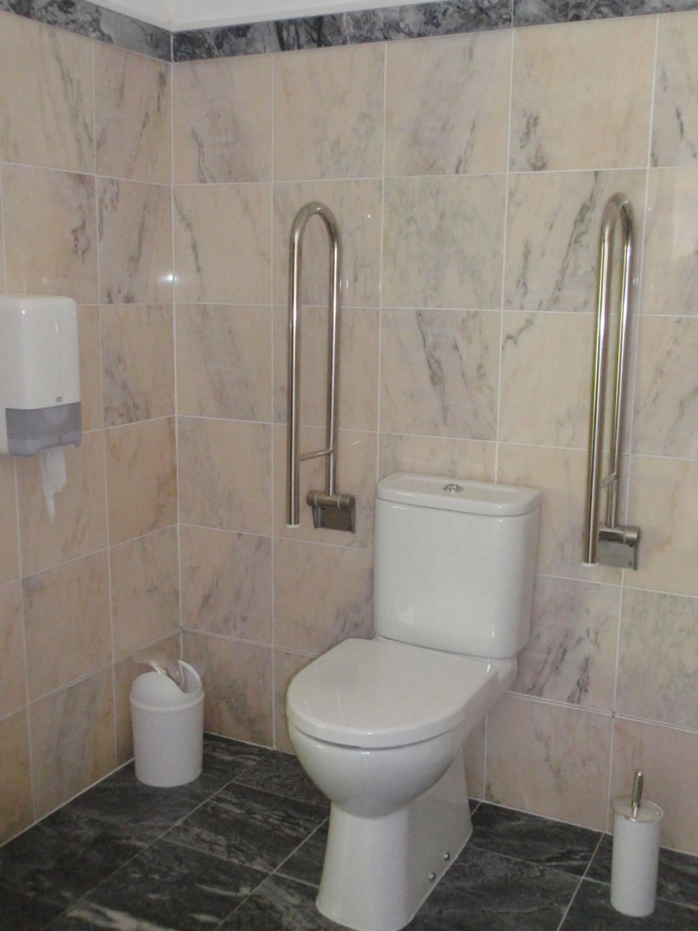 Bathroom in "O Viajante" Low Cost Hotel