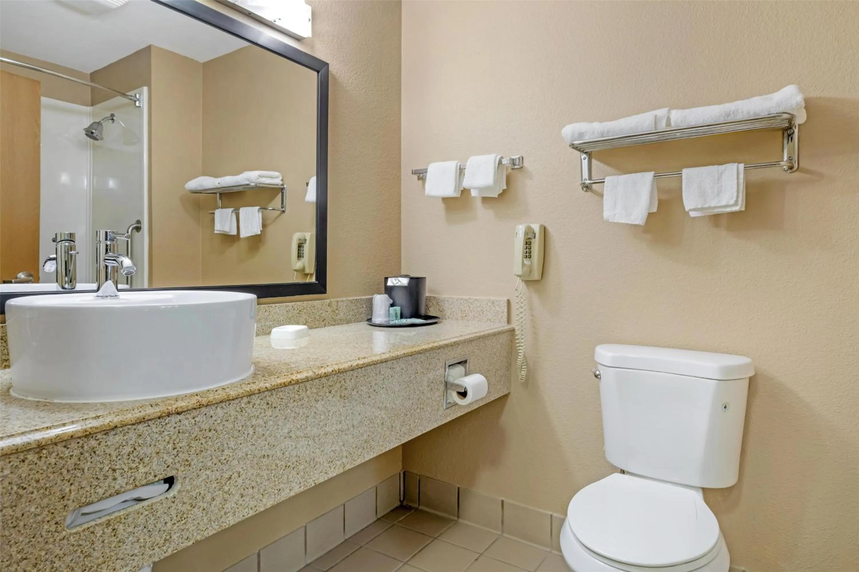 Bathroom in Best Western Northwest Inn