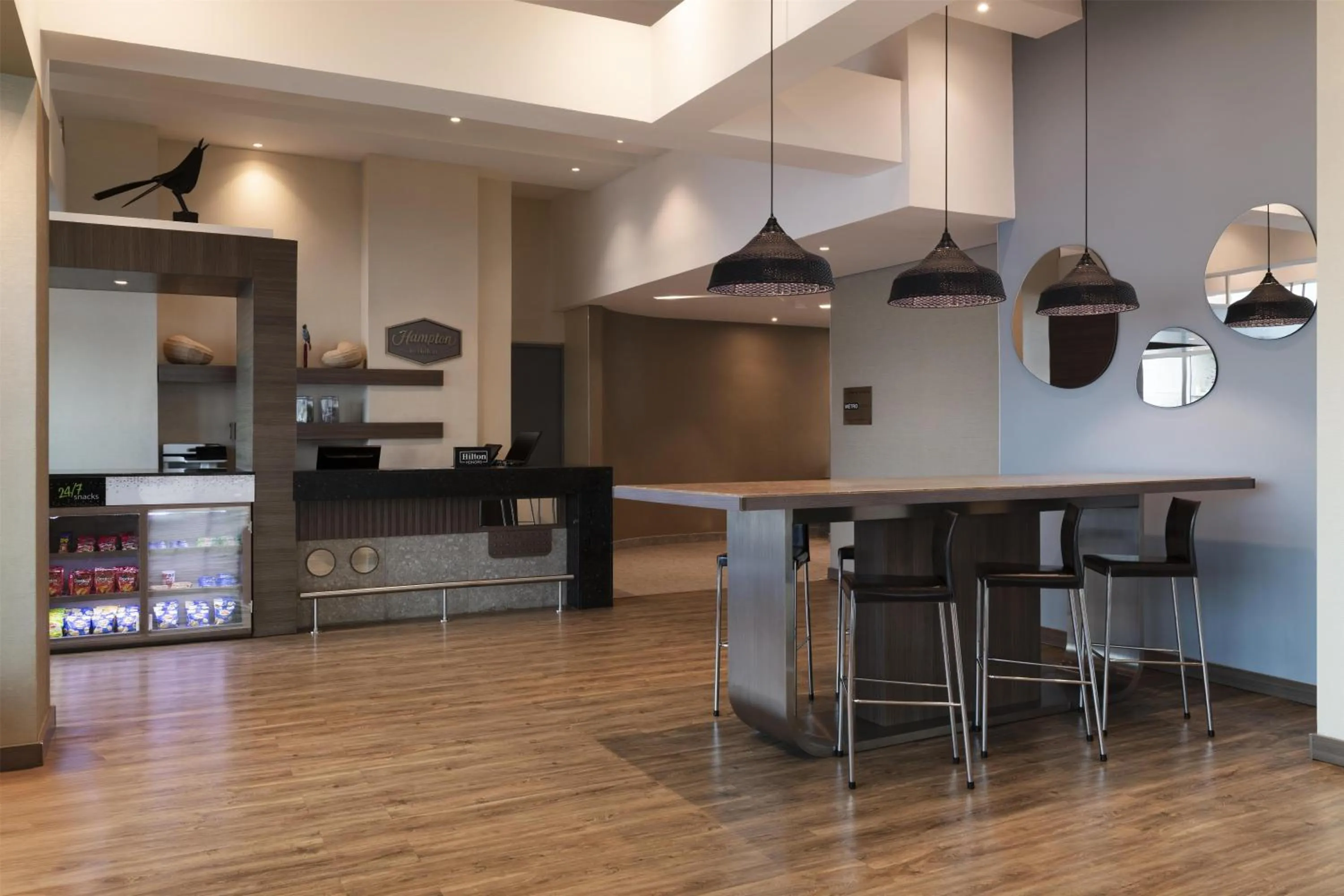 Lobby or reception in Hampton by Hilton Cartagena