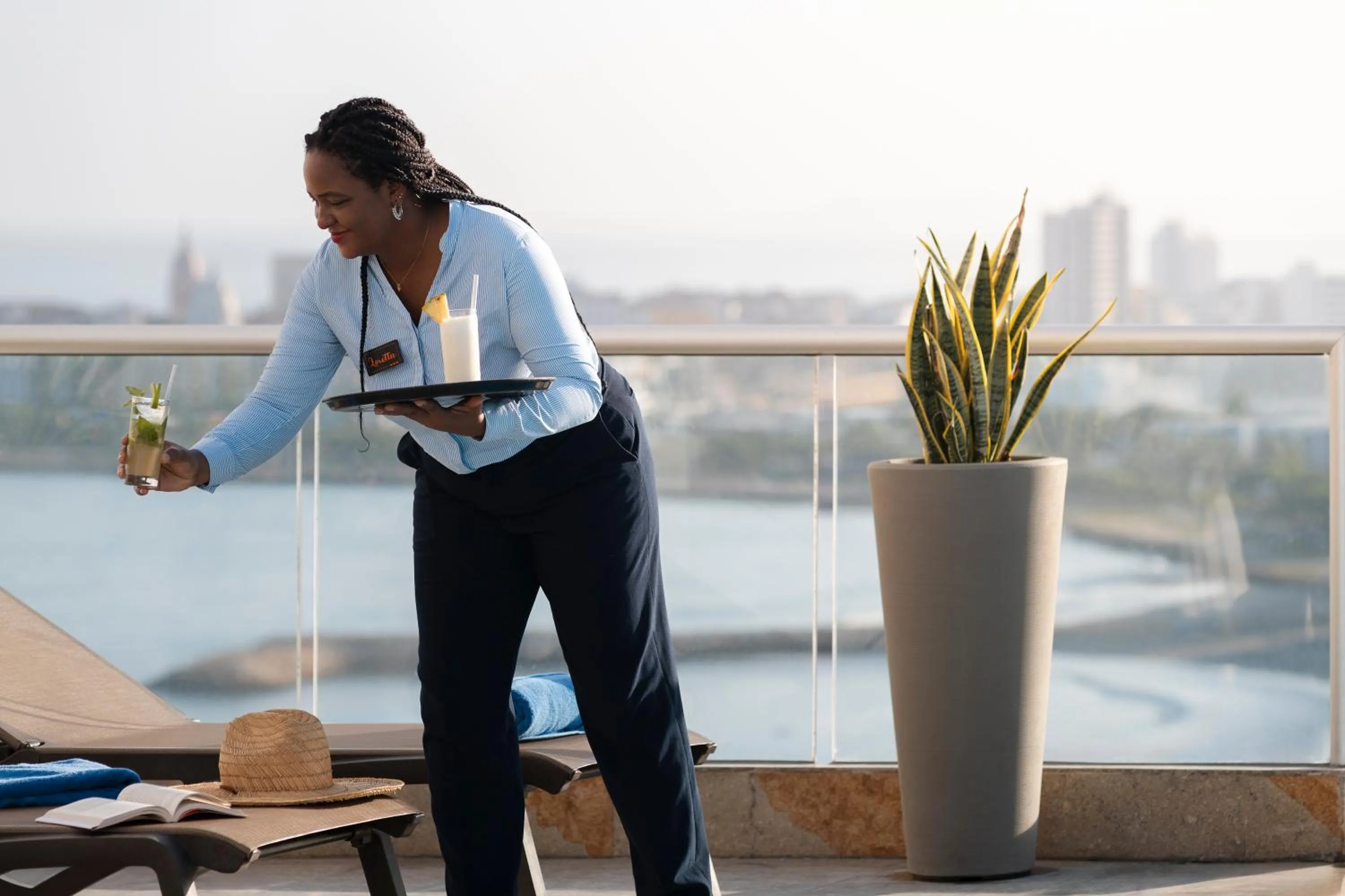 Swimming pool in Hampton by Hilton Cartagena