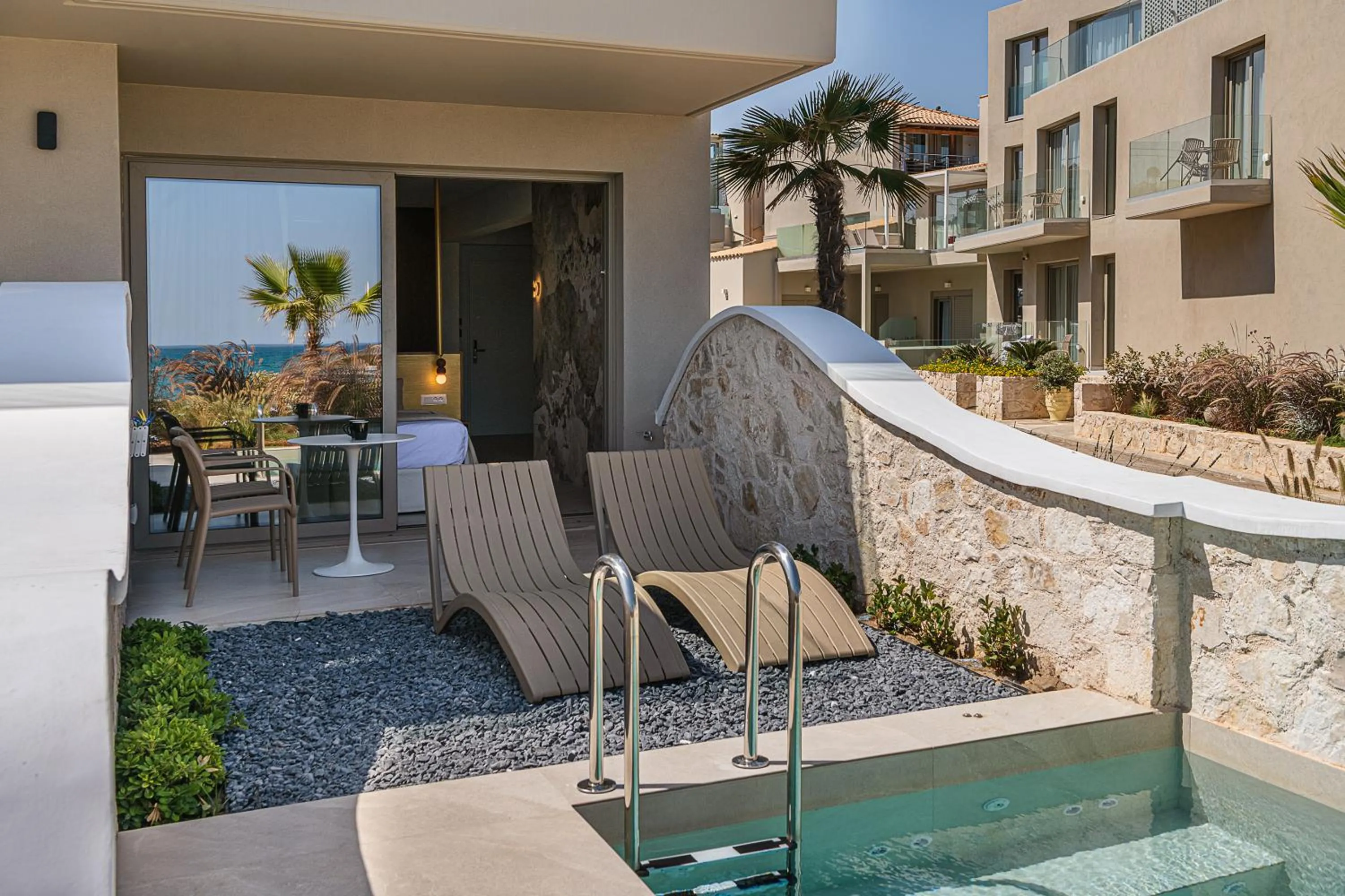 Swimming pool in Vergina Beach Hotel