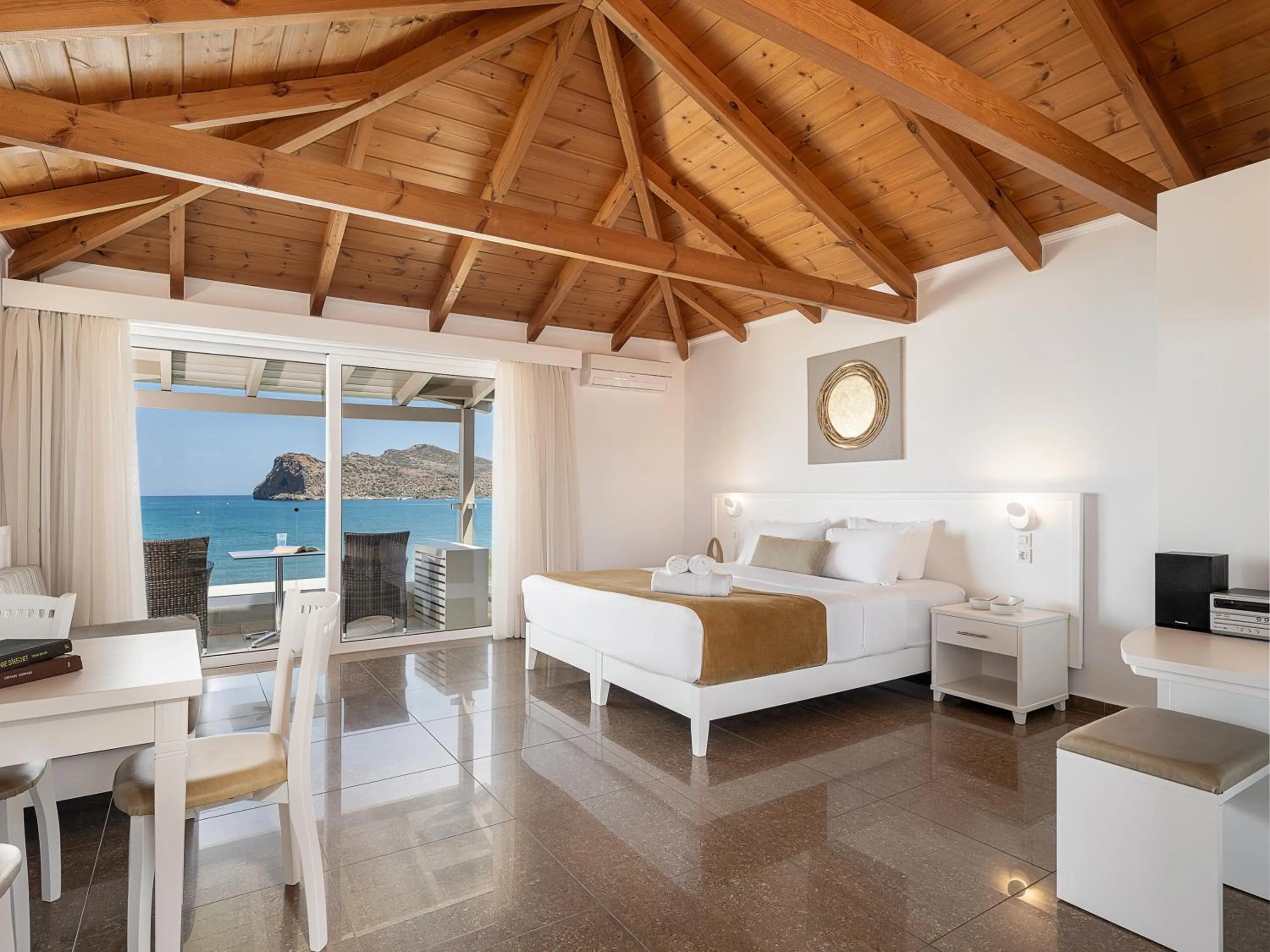 Sea view, Bed in Vergina Beach Hotel