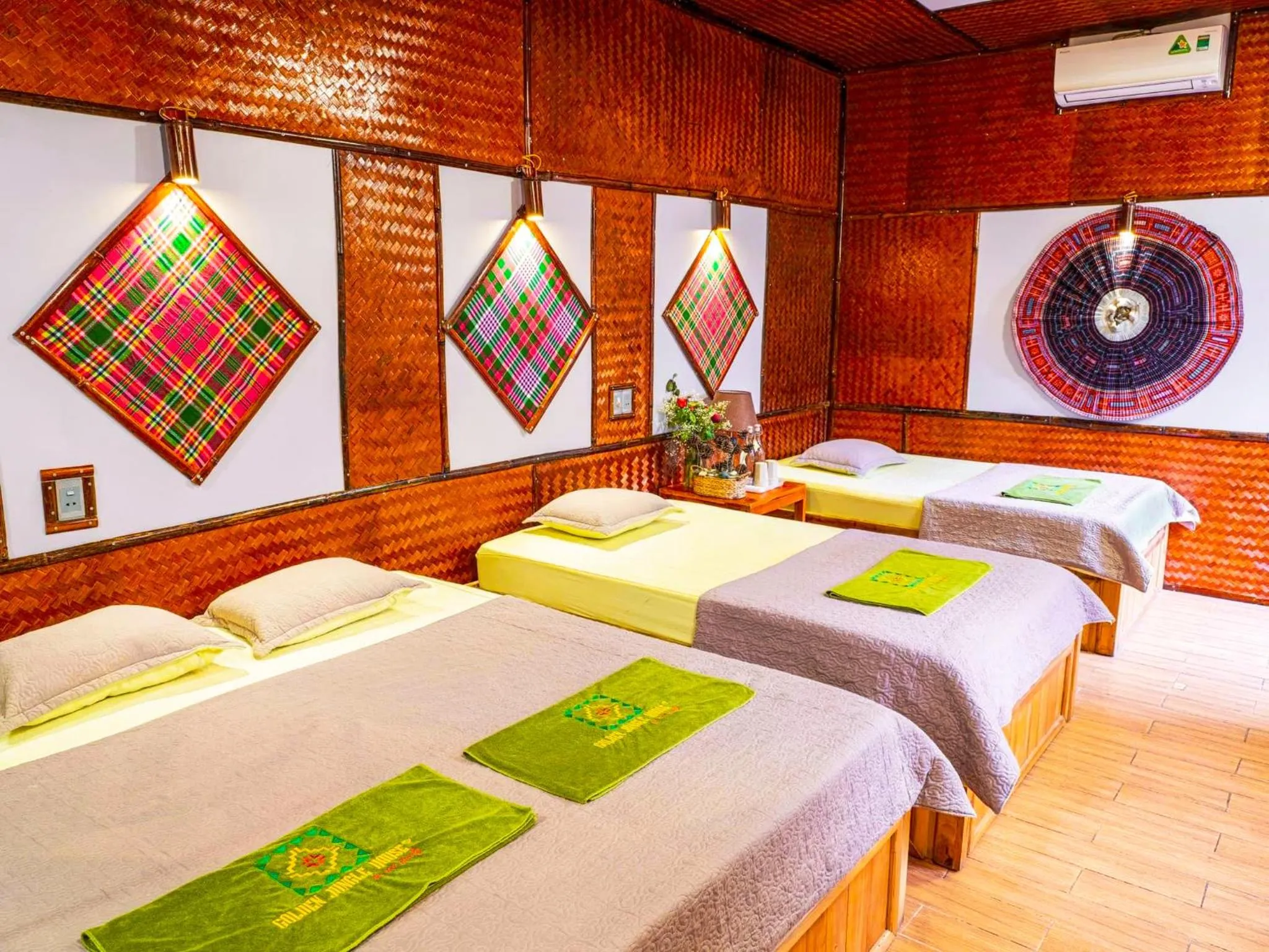 Photo of the whole room in Golden Jungle House