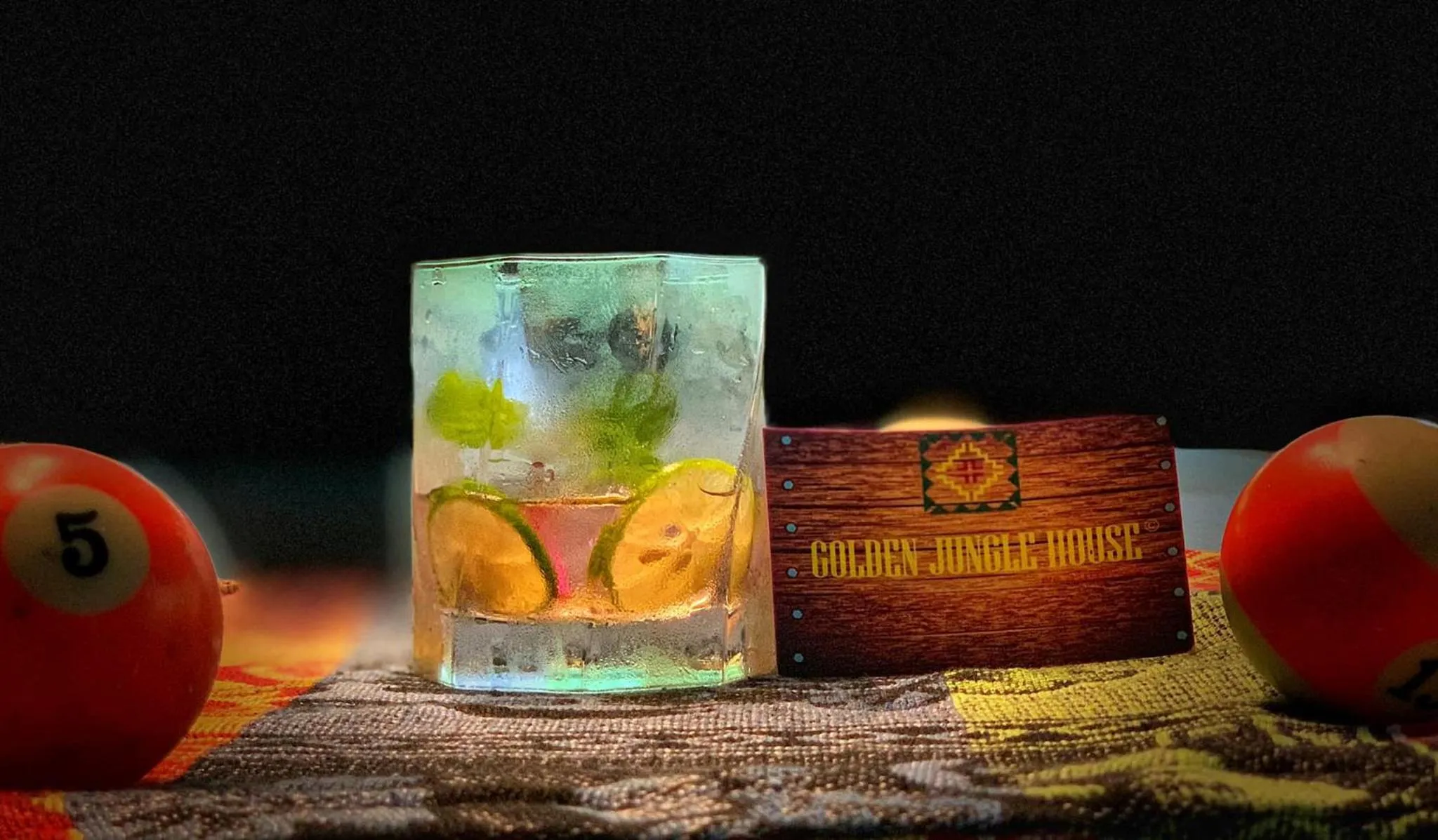 Food and drinks in Golden Jungle House