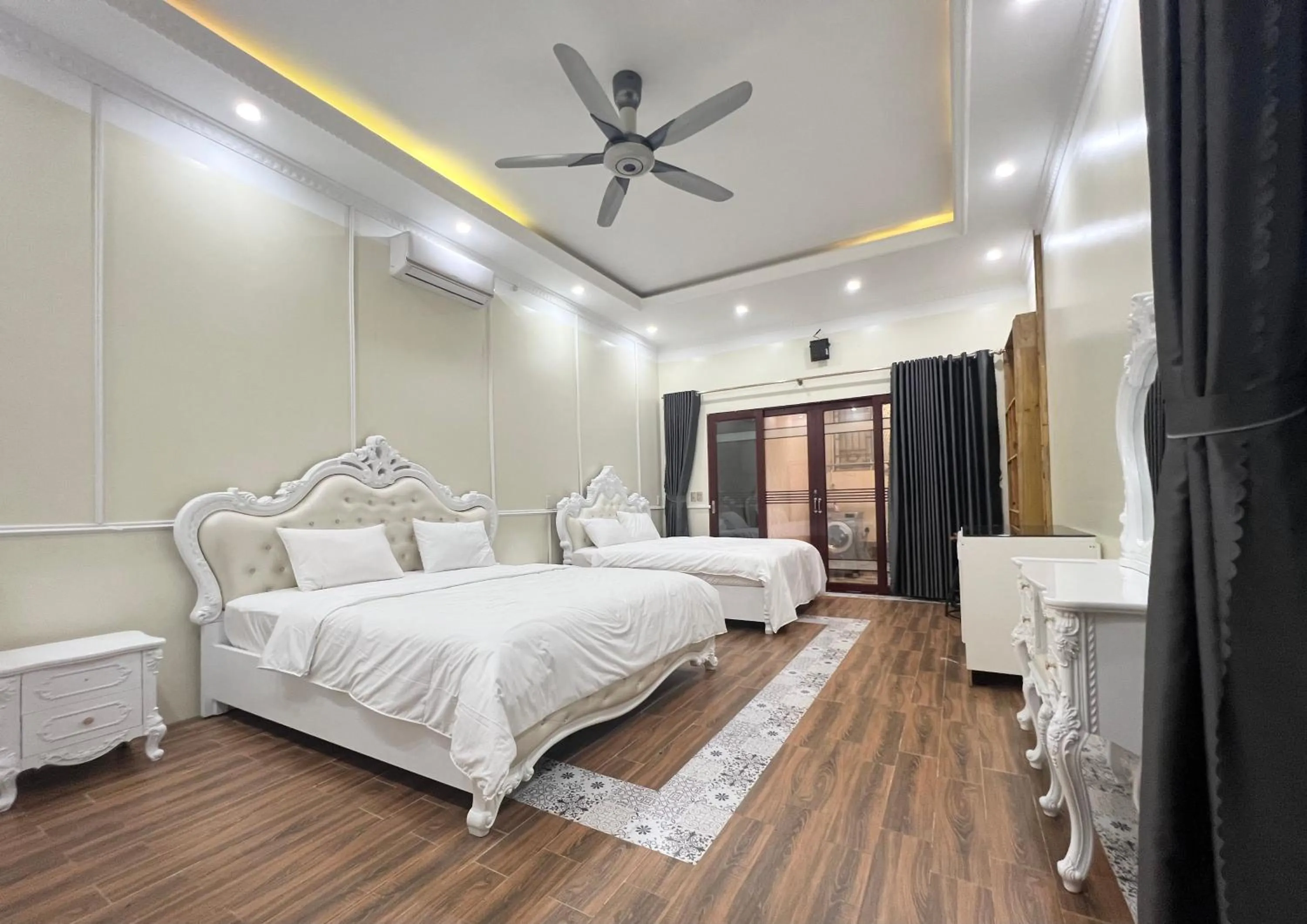 Bed in Golden Jungle House