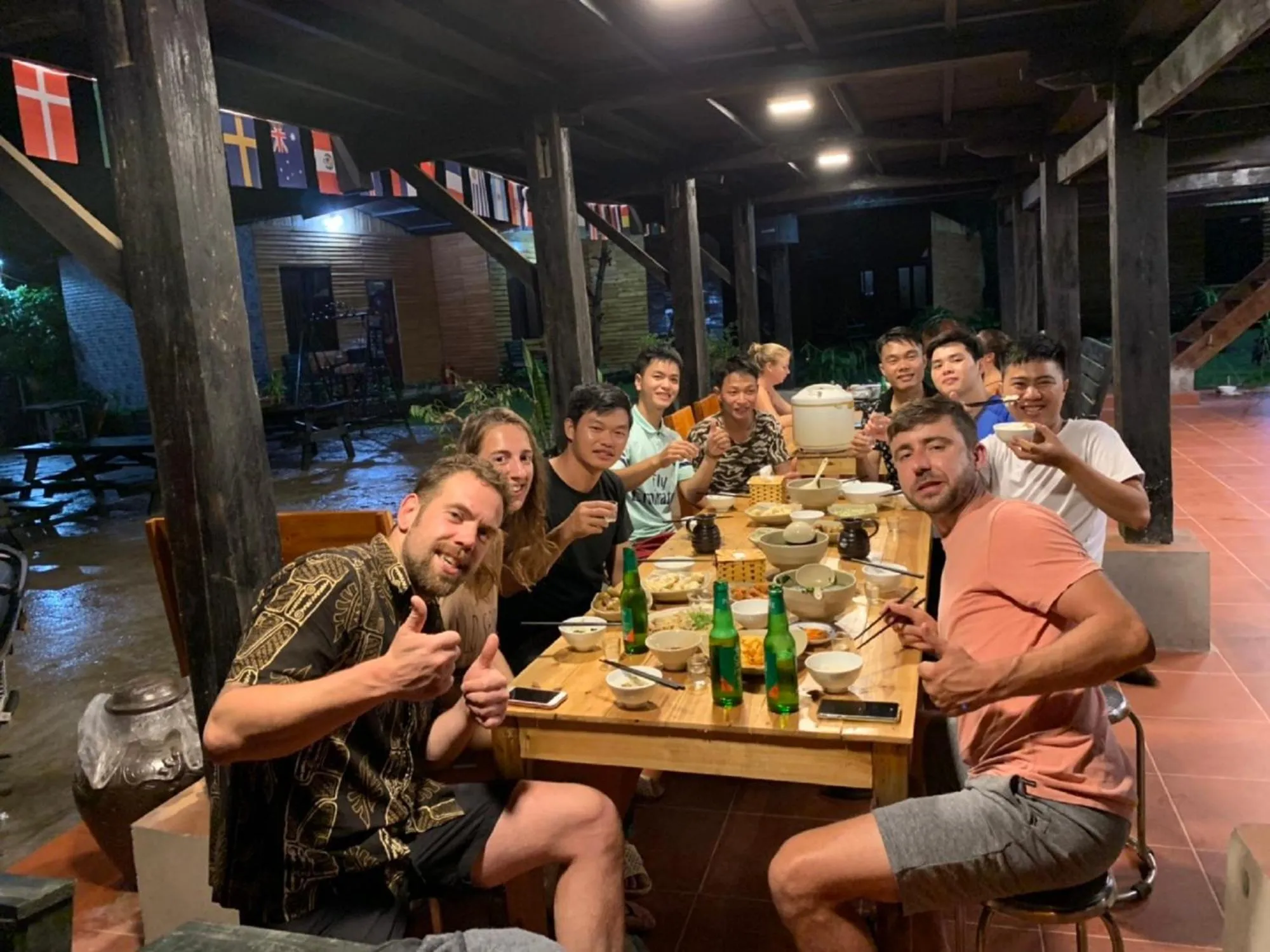 Restaurant/places to eat in Golden Jungle House