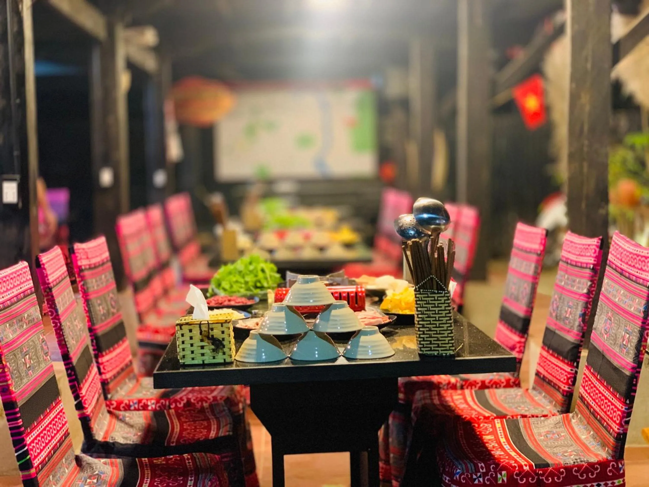 Restaurant/places to eat in Golden Jungle House