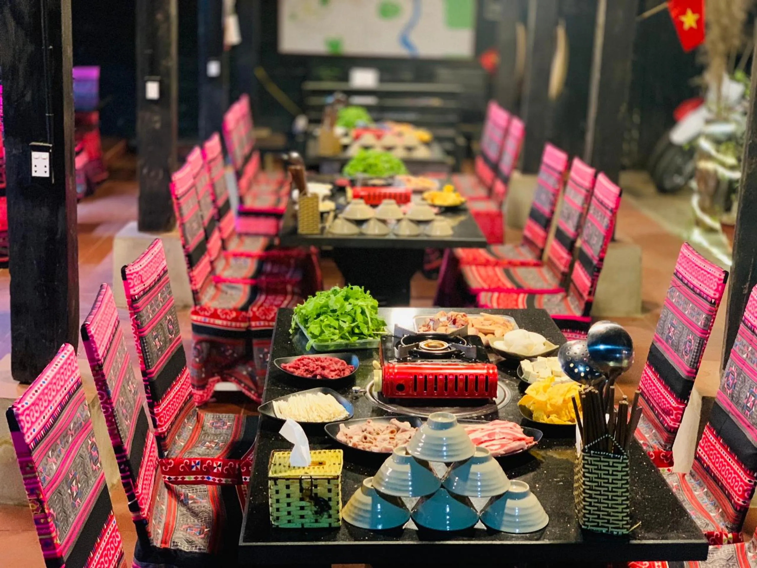 Food and drinks in Golden Jungle House