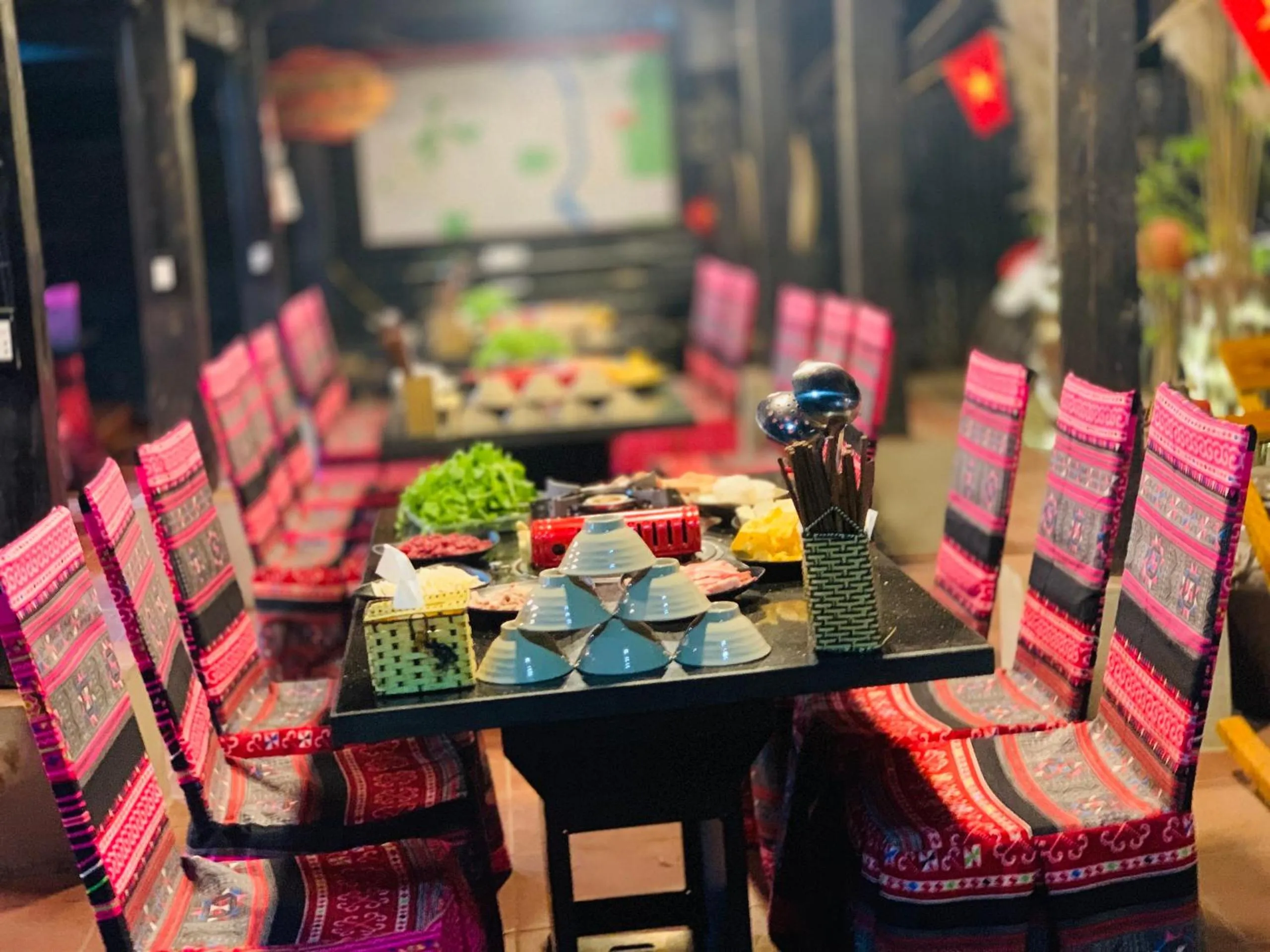 Food and drinks in Golden Jungle House