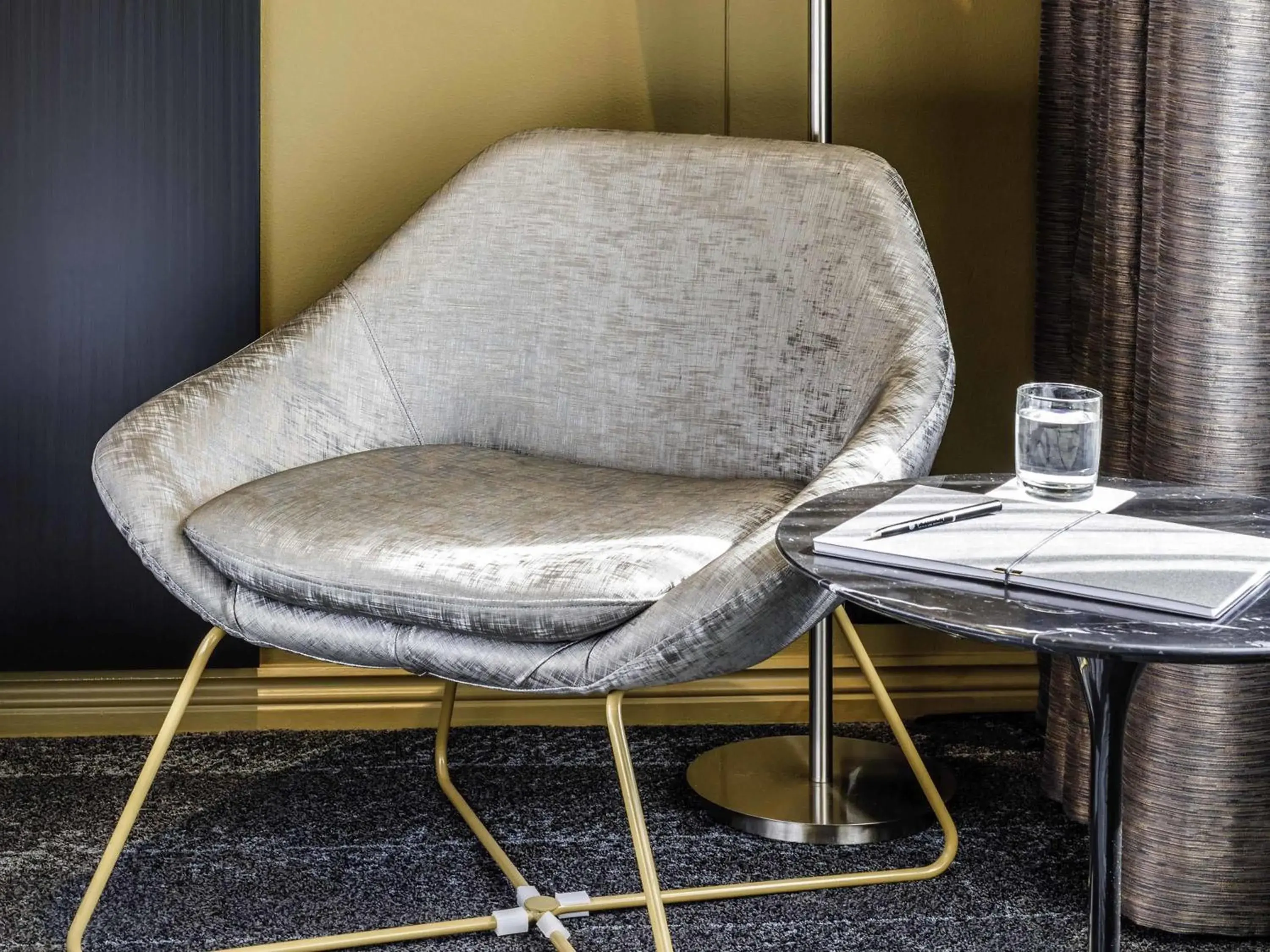 Deluxe King Room in Pullman Sydney Hyde Park Deluxe King Room in Pullman Sydney Hyde Park