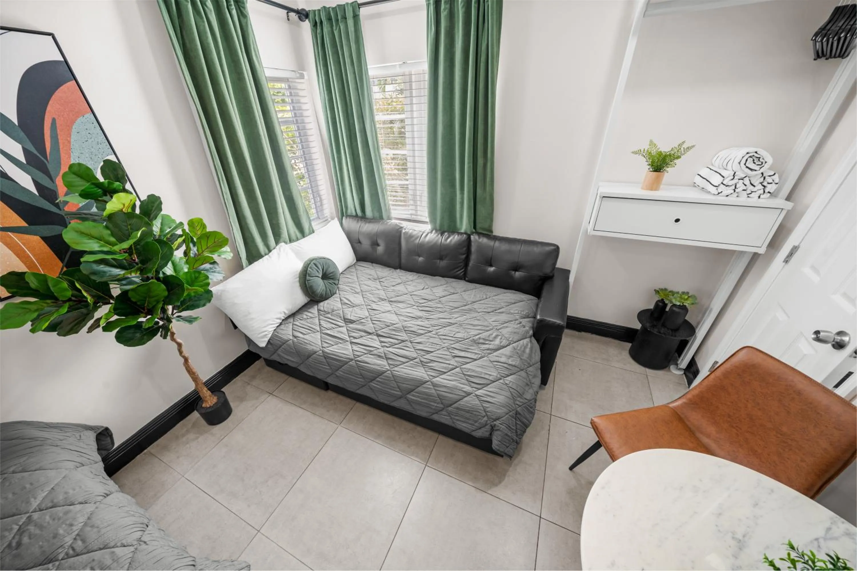 Bedroom in Baybreeze Apartments by Lowkl