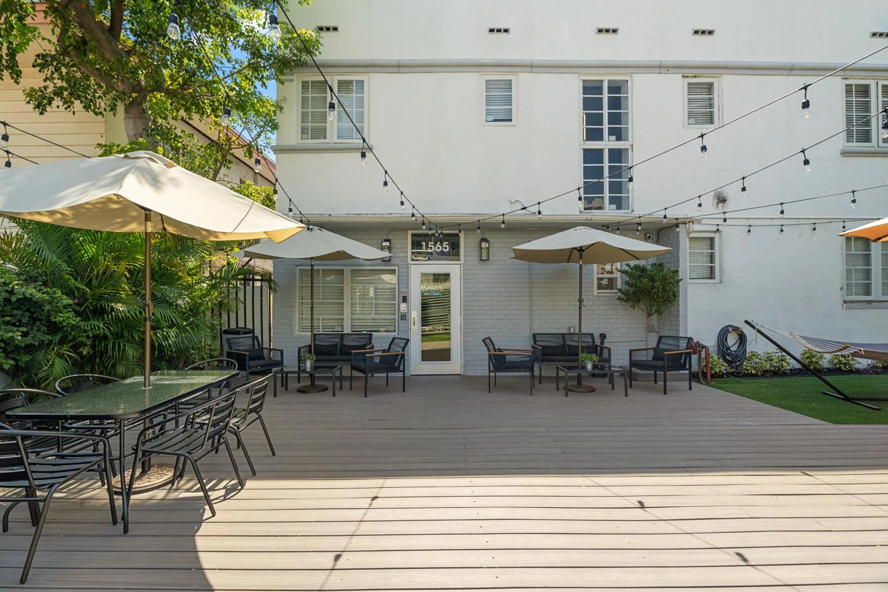 Property building in Baybreeze Apartments by Lowkl