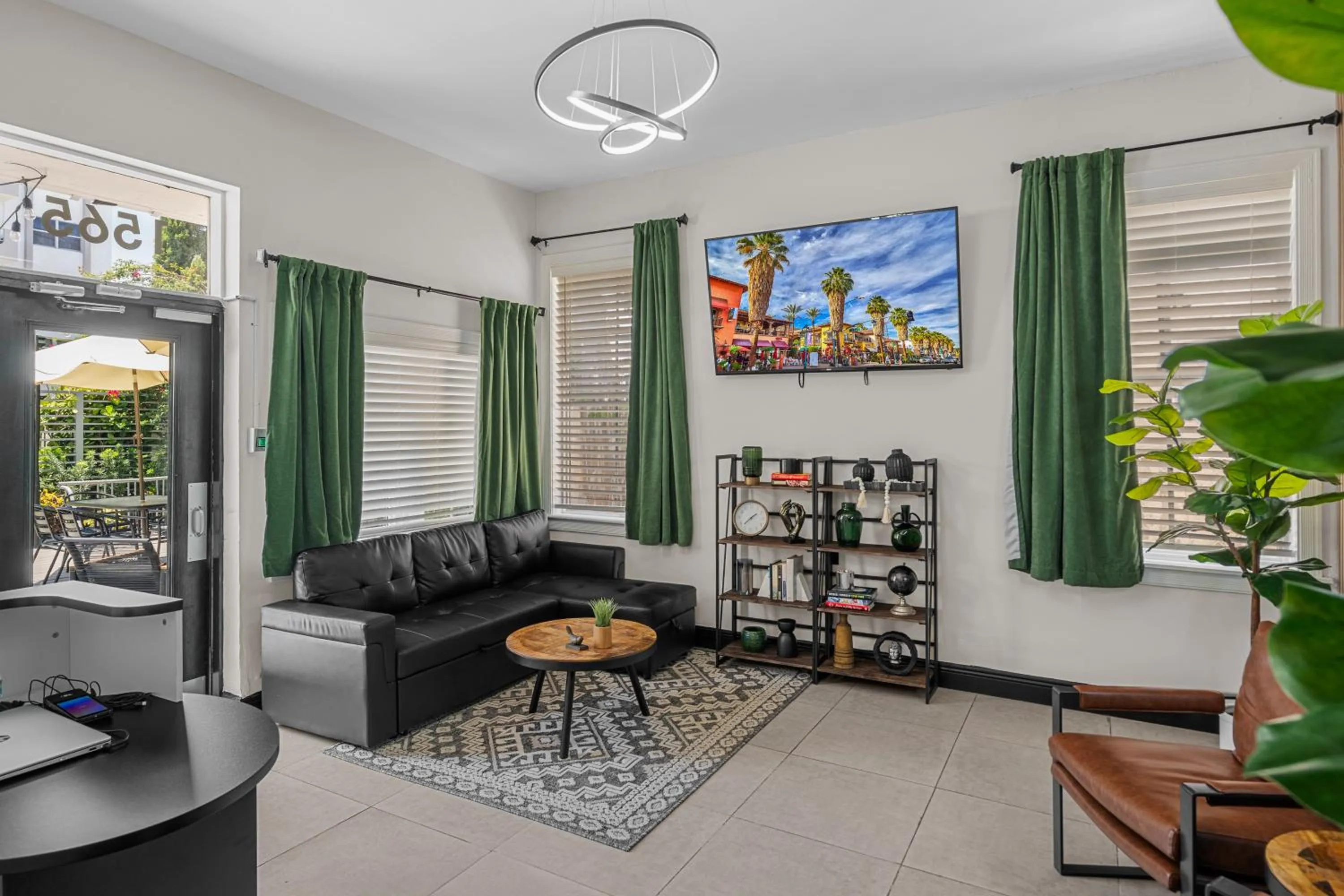 Lobby or reception in Baybreeze Apartments by Lowkl