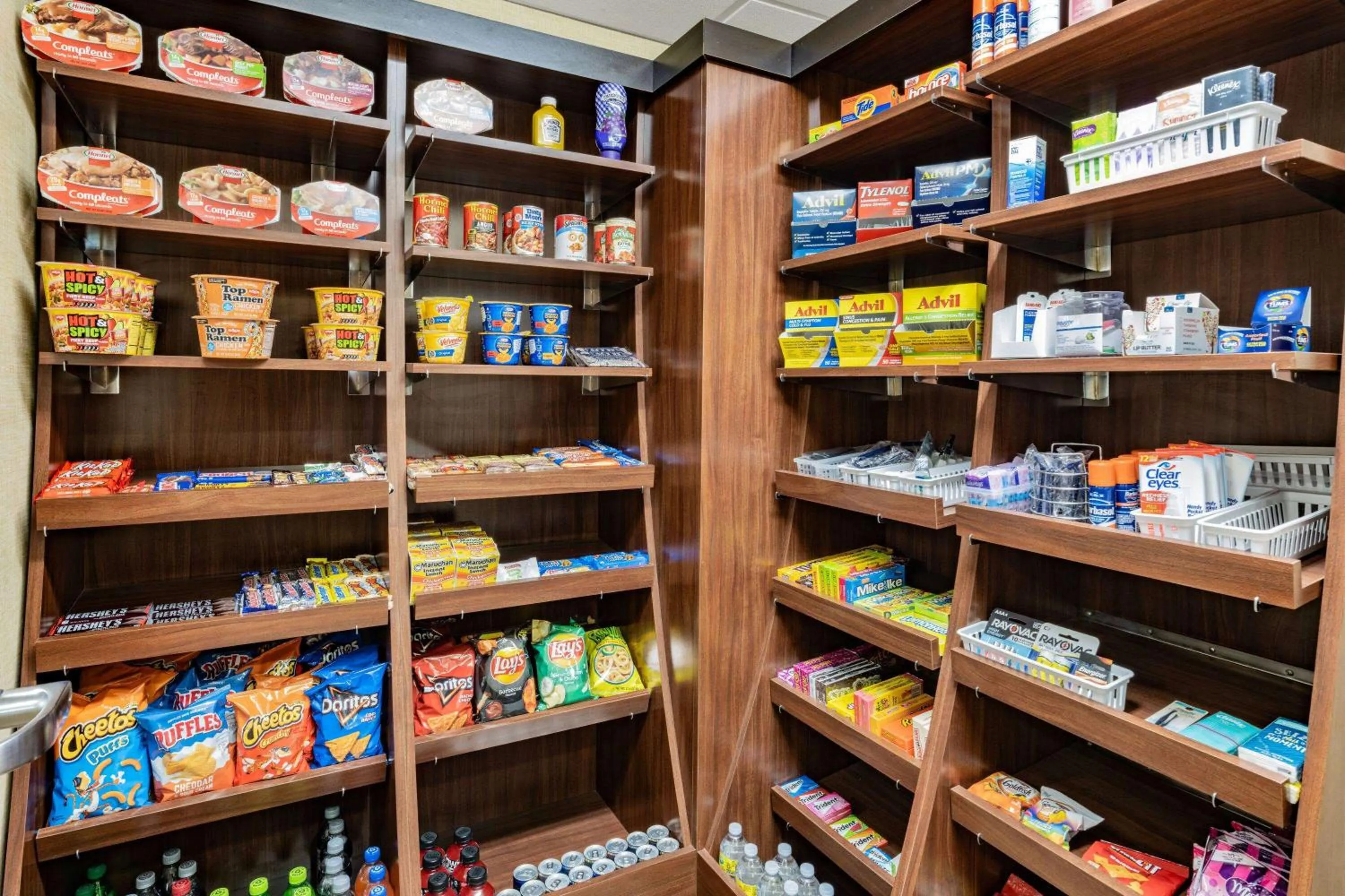 Food and drinks in Hawthorn Suites by Wyndham Williston