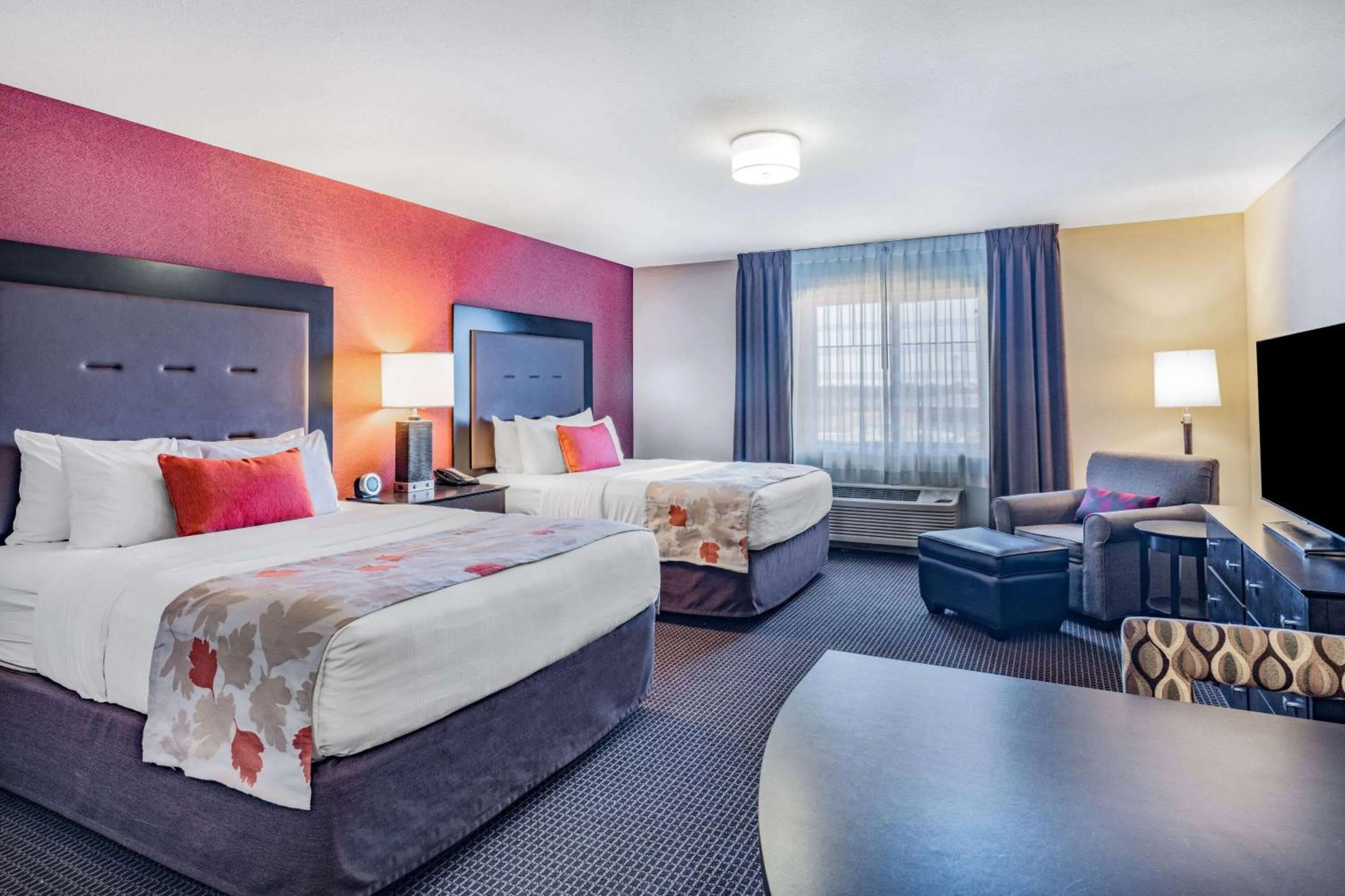 Bed in Hawthorn Suites by Wyndham Williston