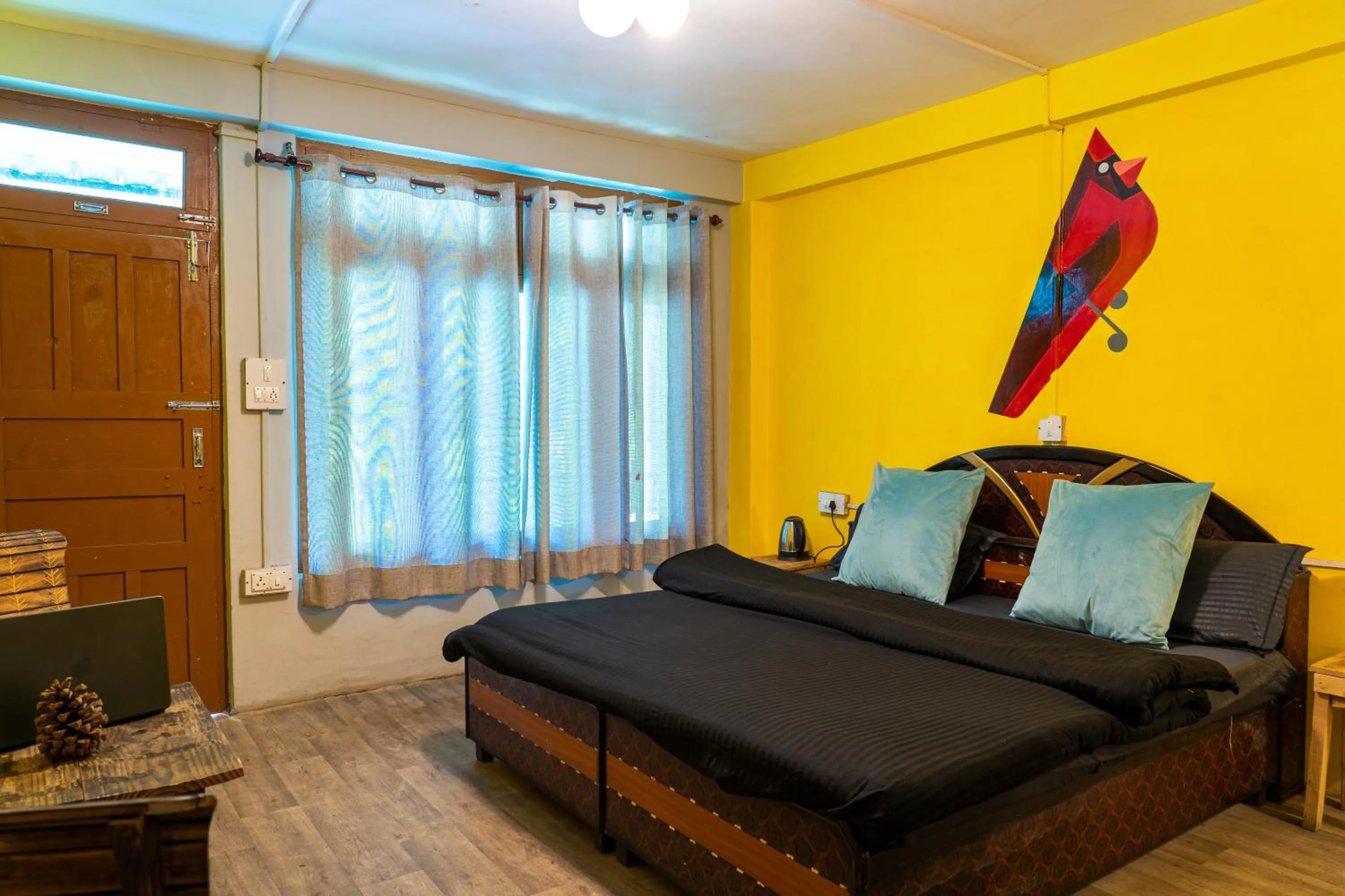 Living room in Whoopers Hostel Tosh