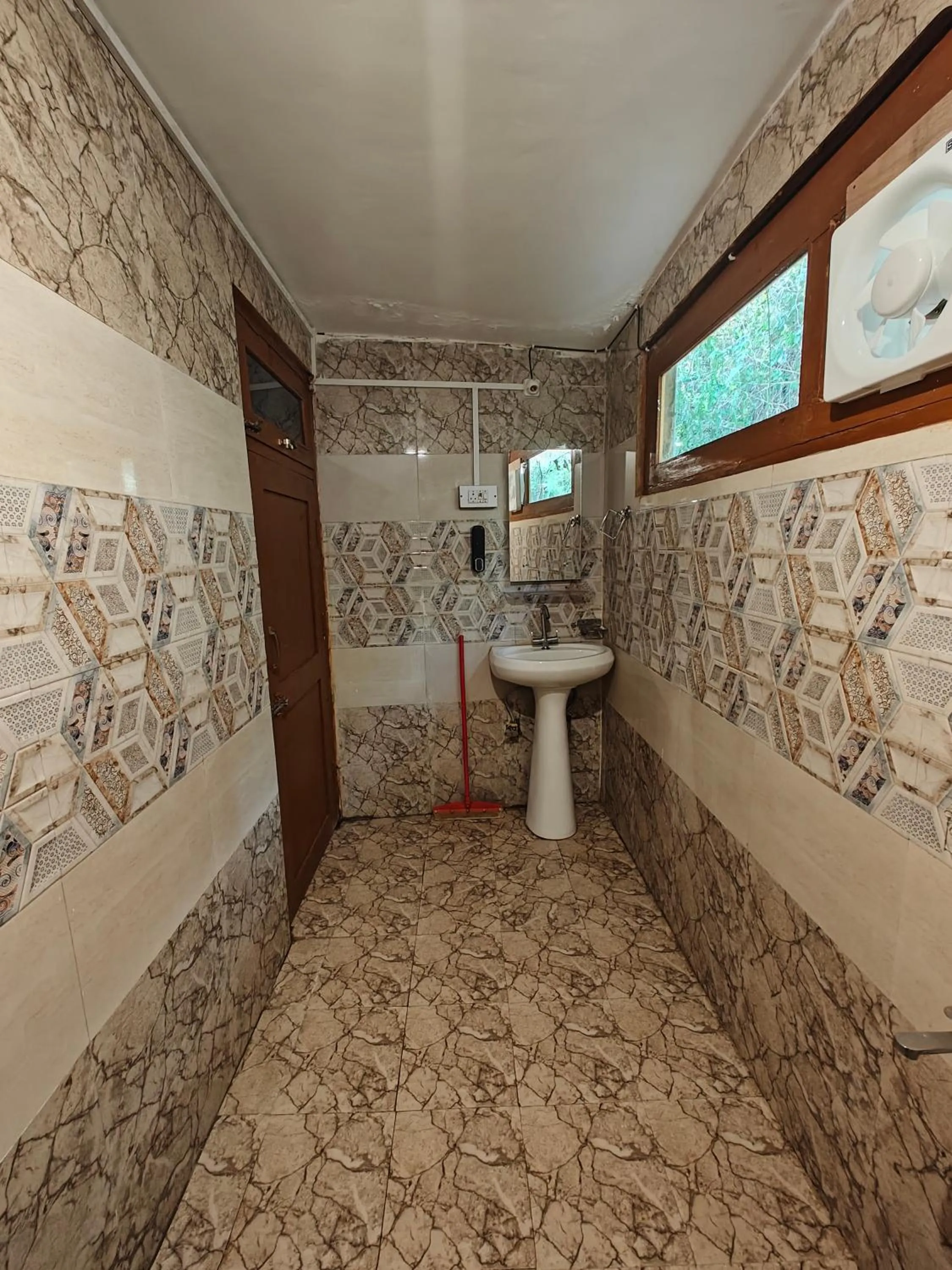 Whoopers Hostel Tosh