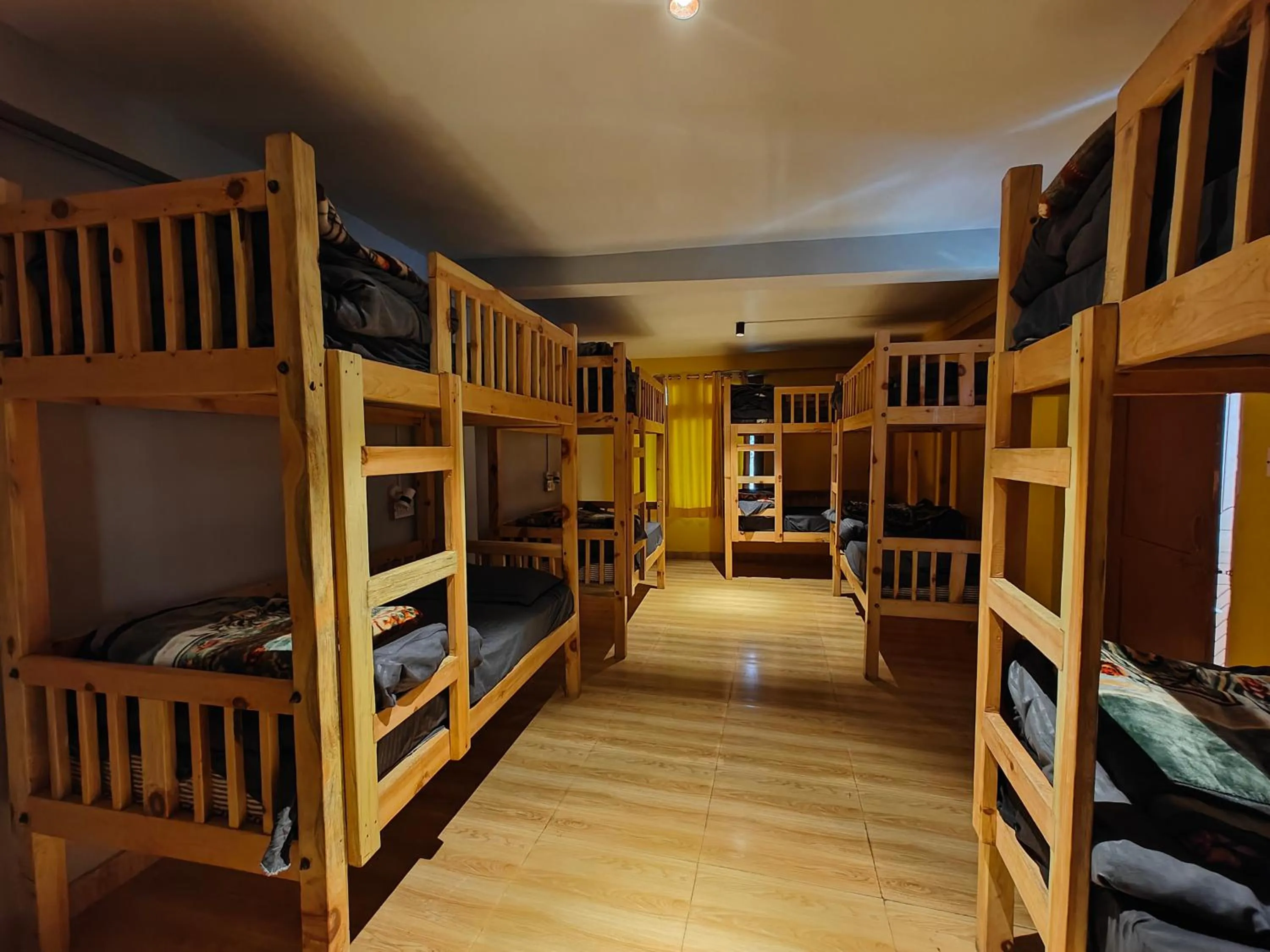 Whoopers Hostel Tosh