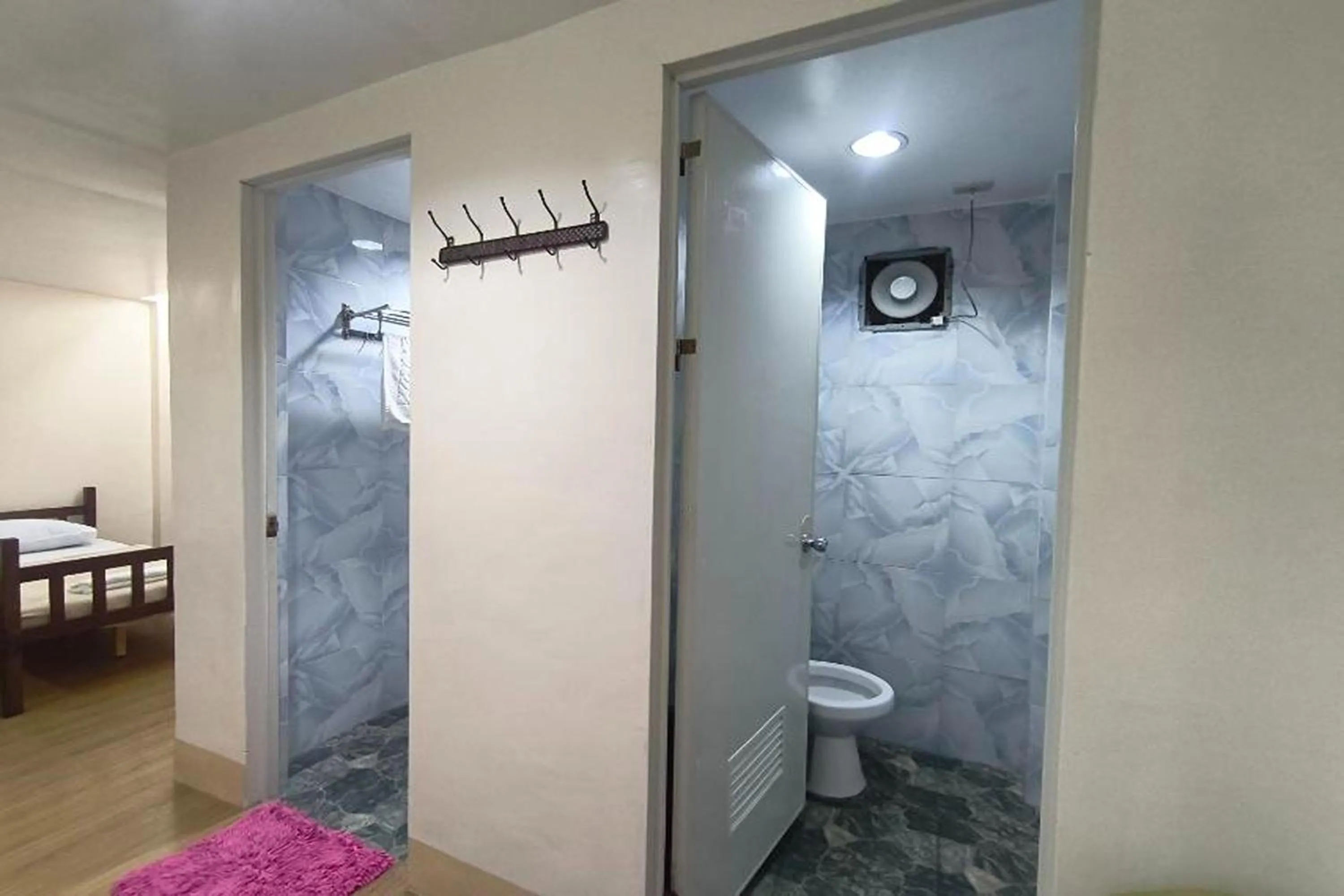 Shower in Havendwell Garden Resort