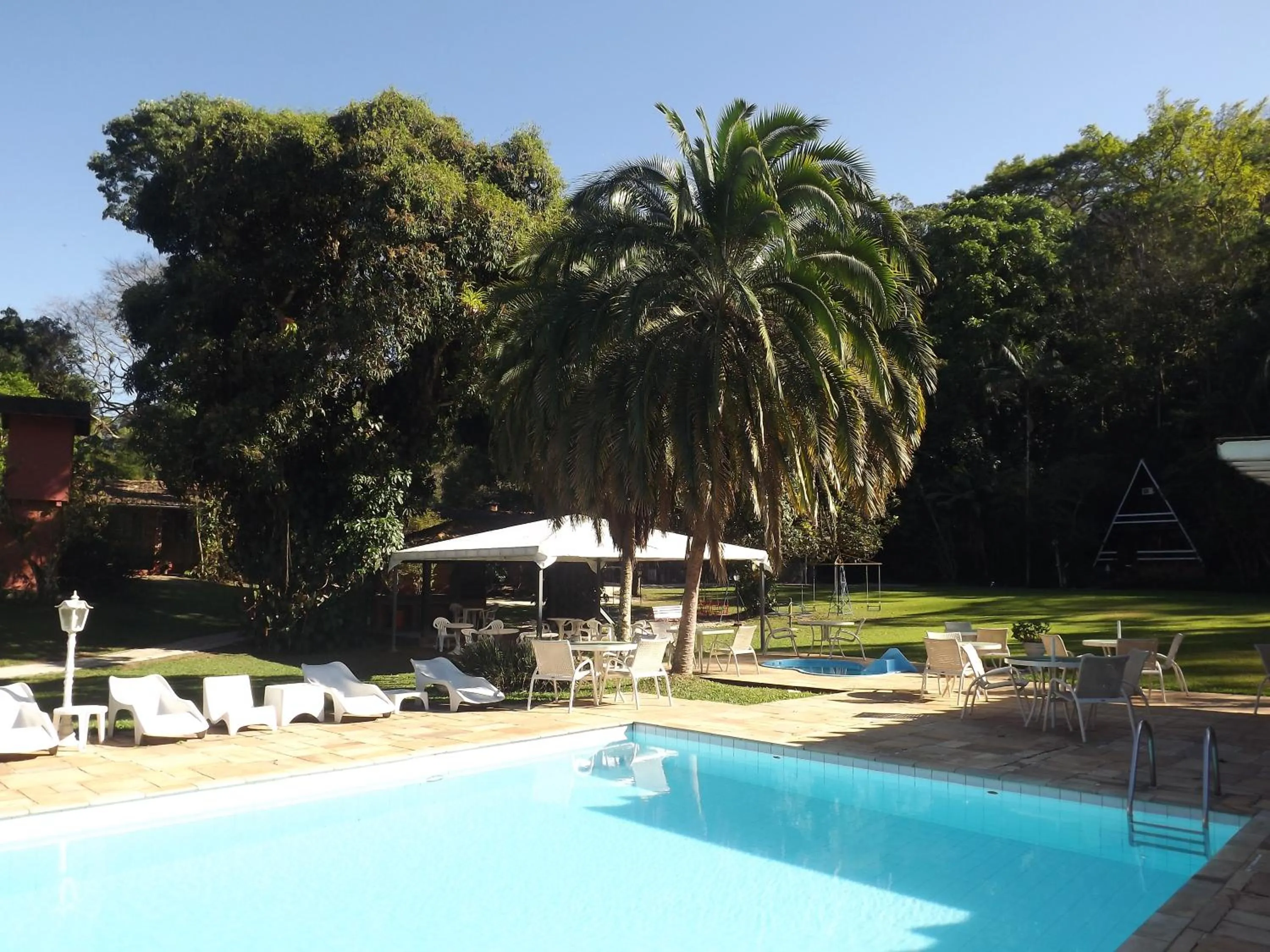 Swimming pool in Hotel Vivenda Penedo