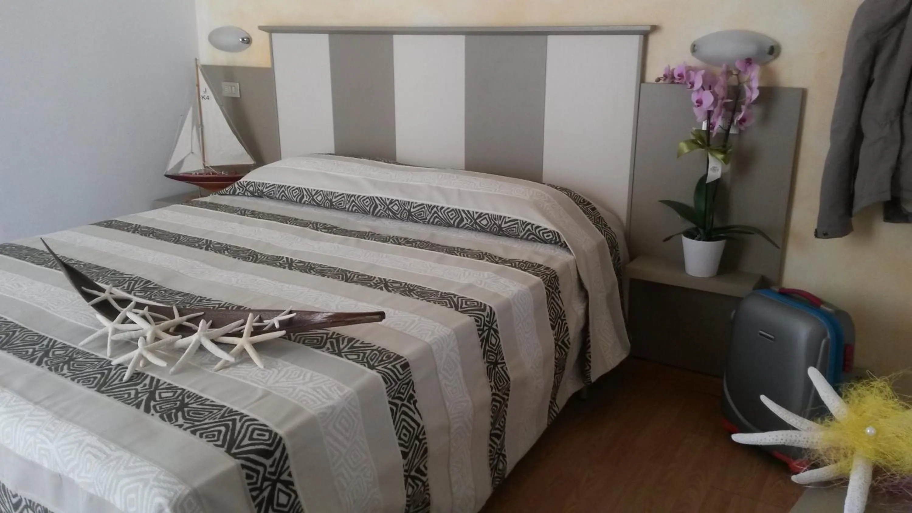 Bedroom, Bed in Hotel Camelia