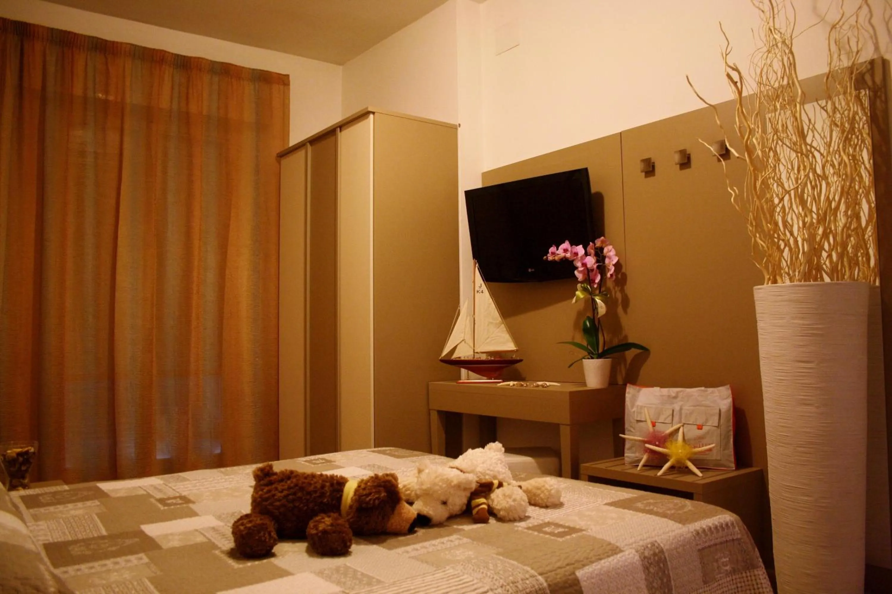 Photo of the whole room, Bed in Hotel Camelia