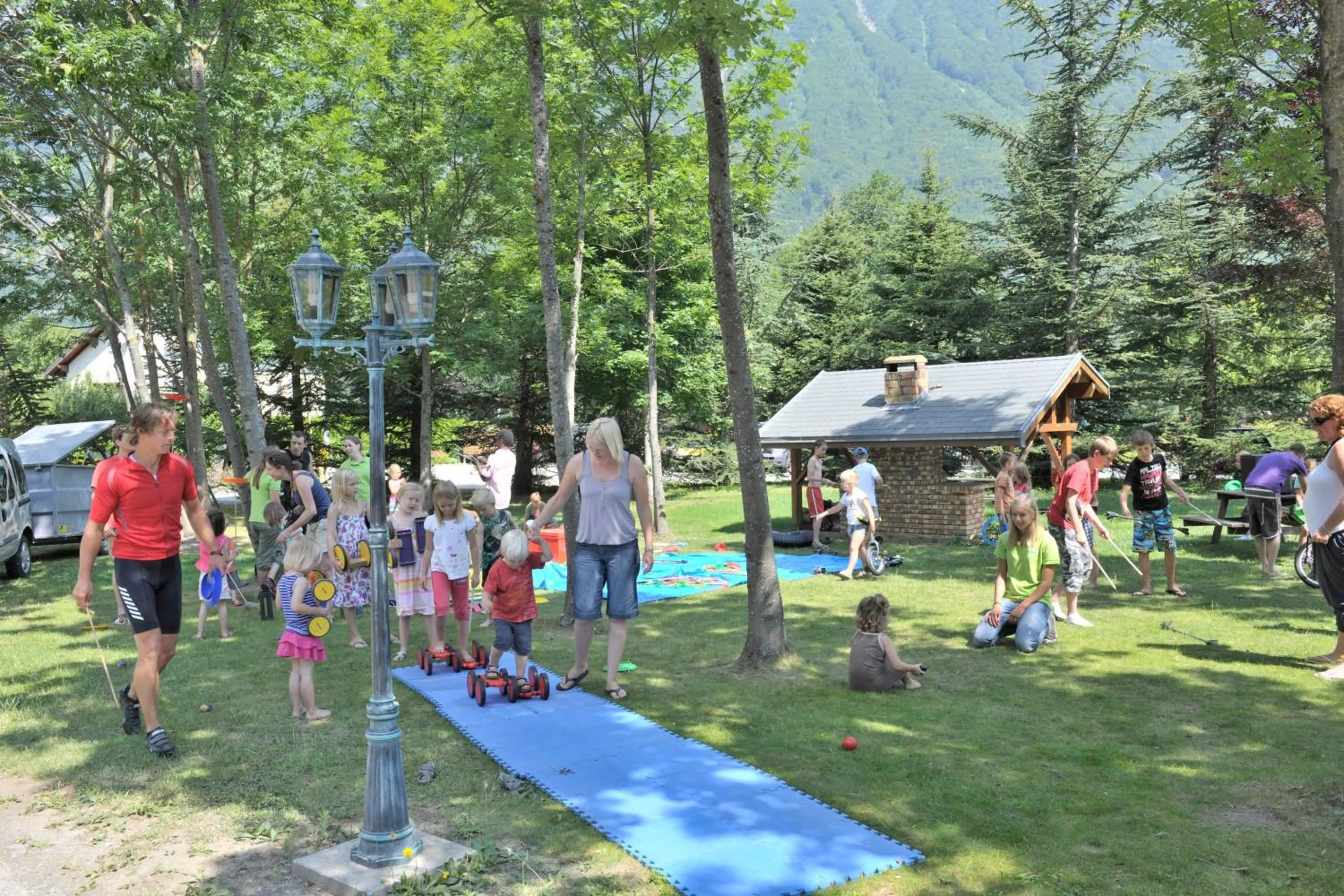 Evening entertainment in Camping RCN Belledonne