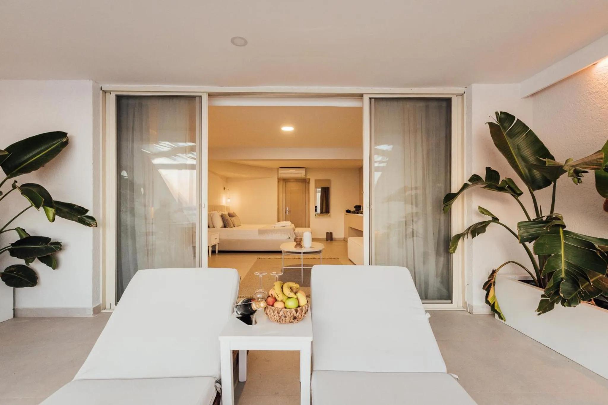 Photo of the whole room in La Kumsal Hotel