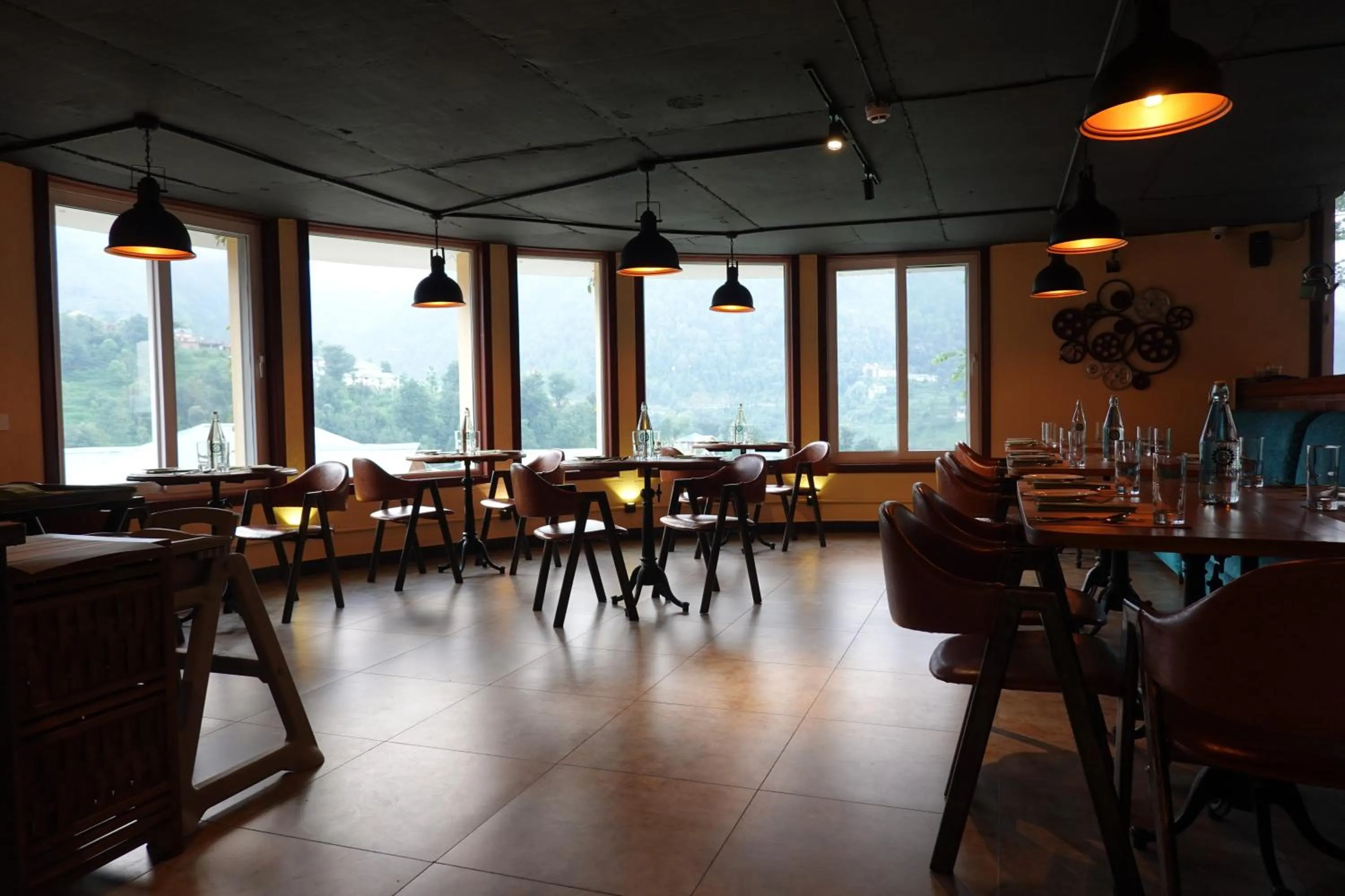 Restaurant/places to eat in Araiya Palampur