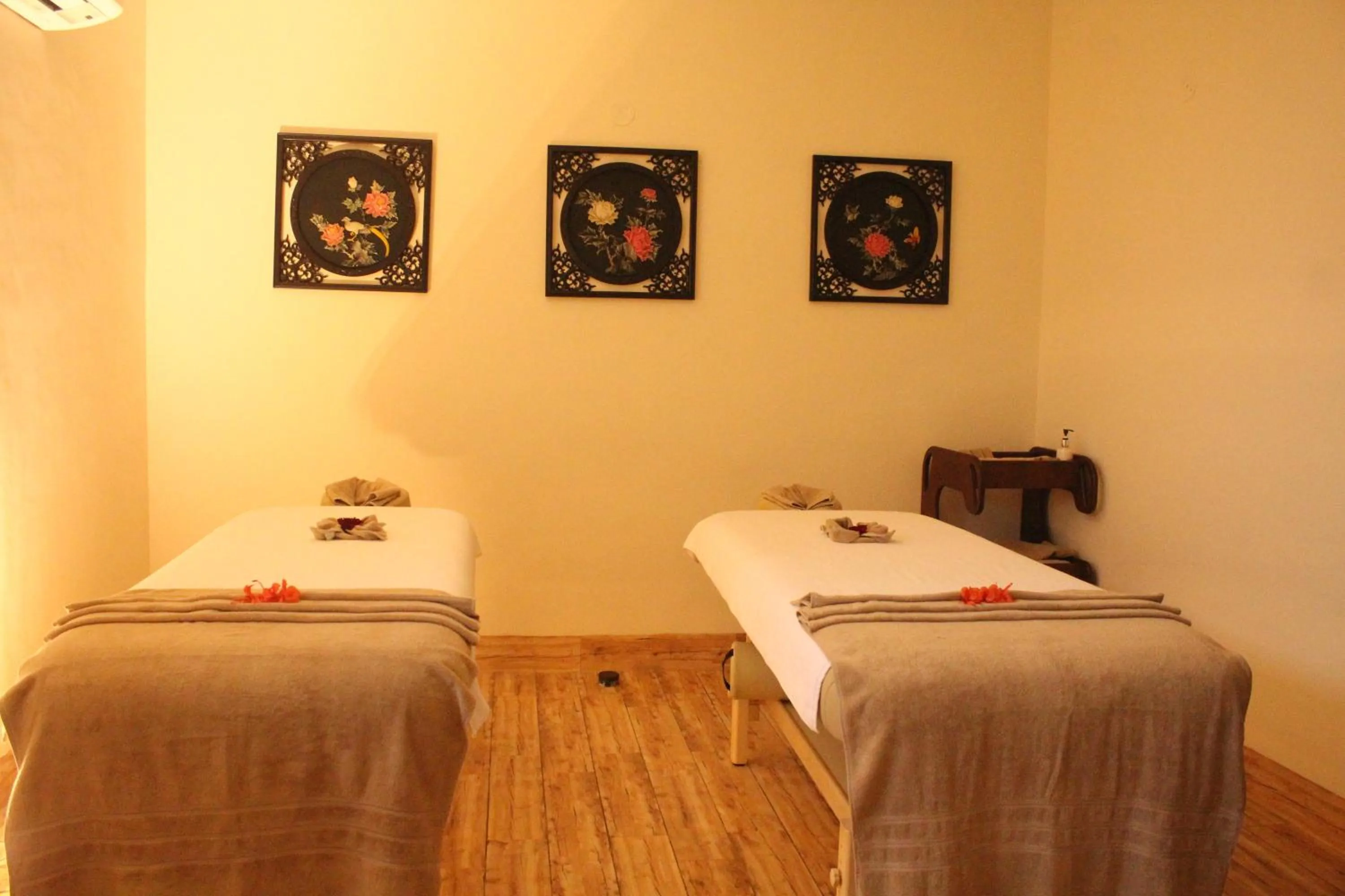 Spa and wellness centre/facilities, Bed in Araiya Palampur