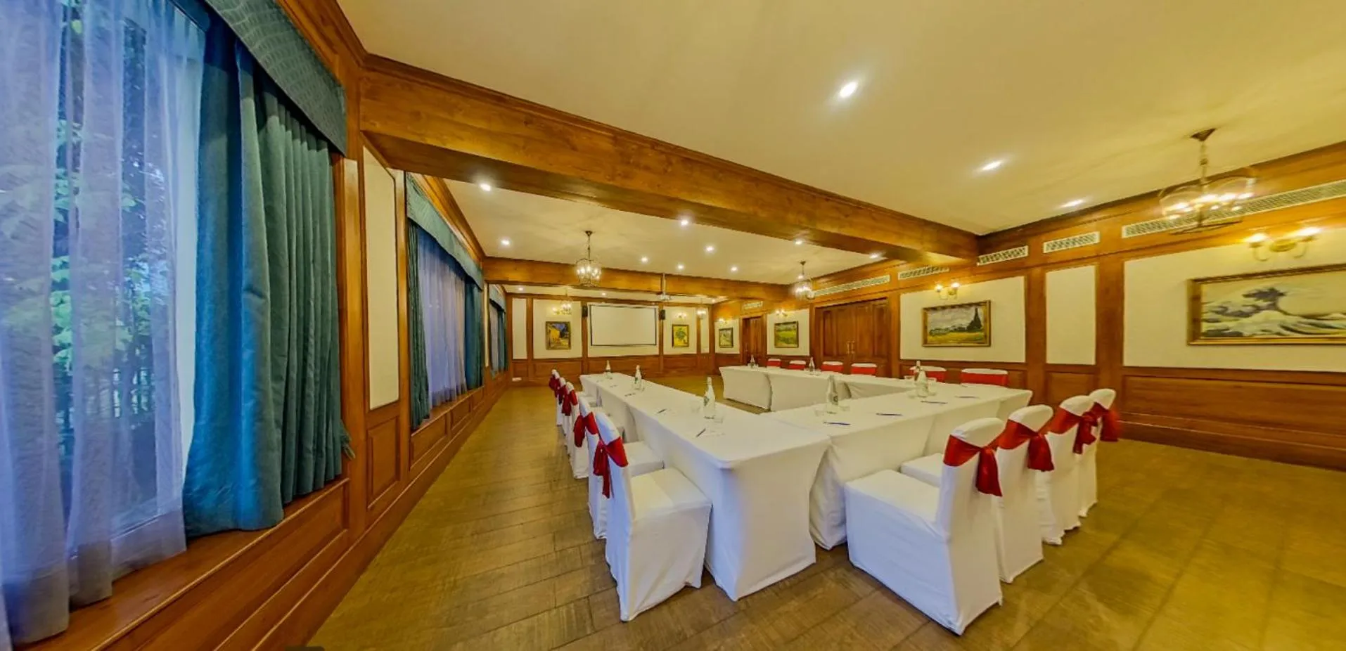 Meeting/conference room in Araiya Palampur