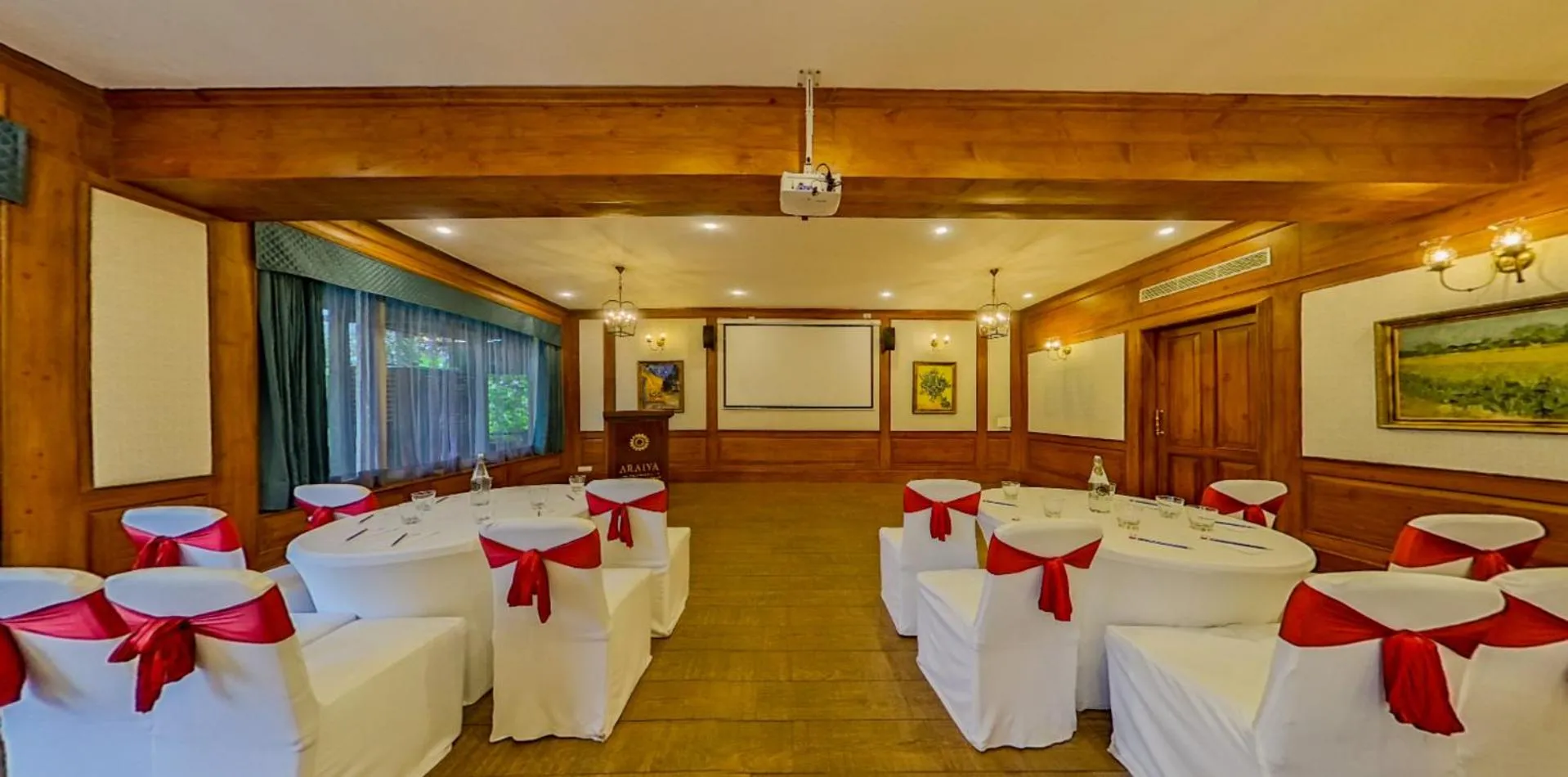 Meeting/conference room in Araiya Palampur