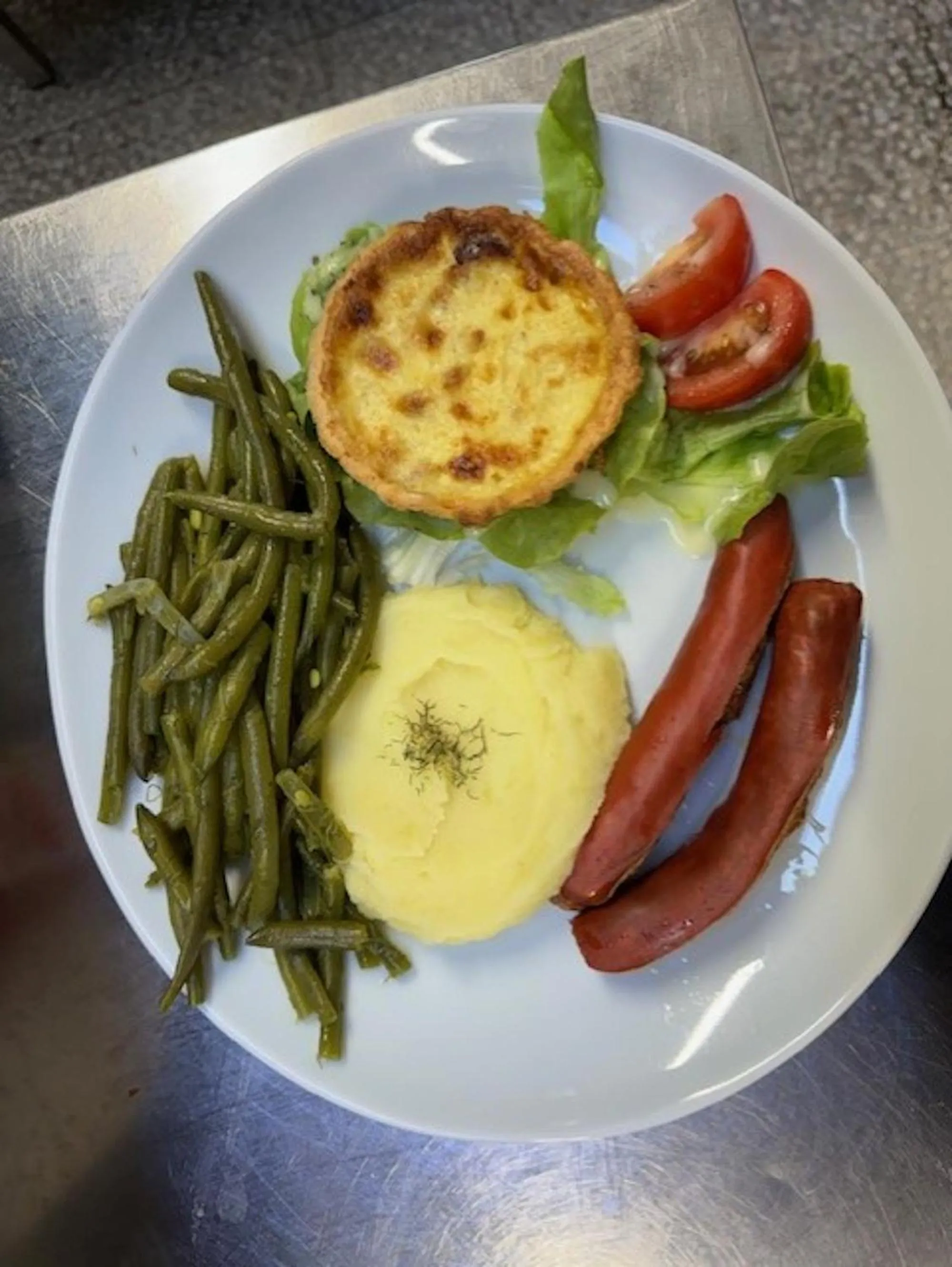 Restaurant/places to eat in LOGIS Hôtel La Chaumière