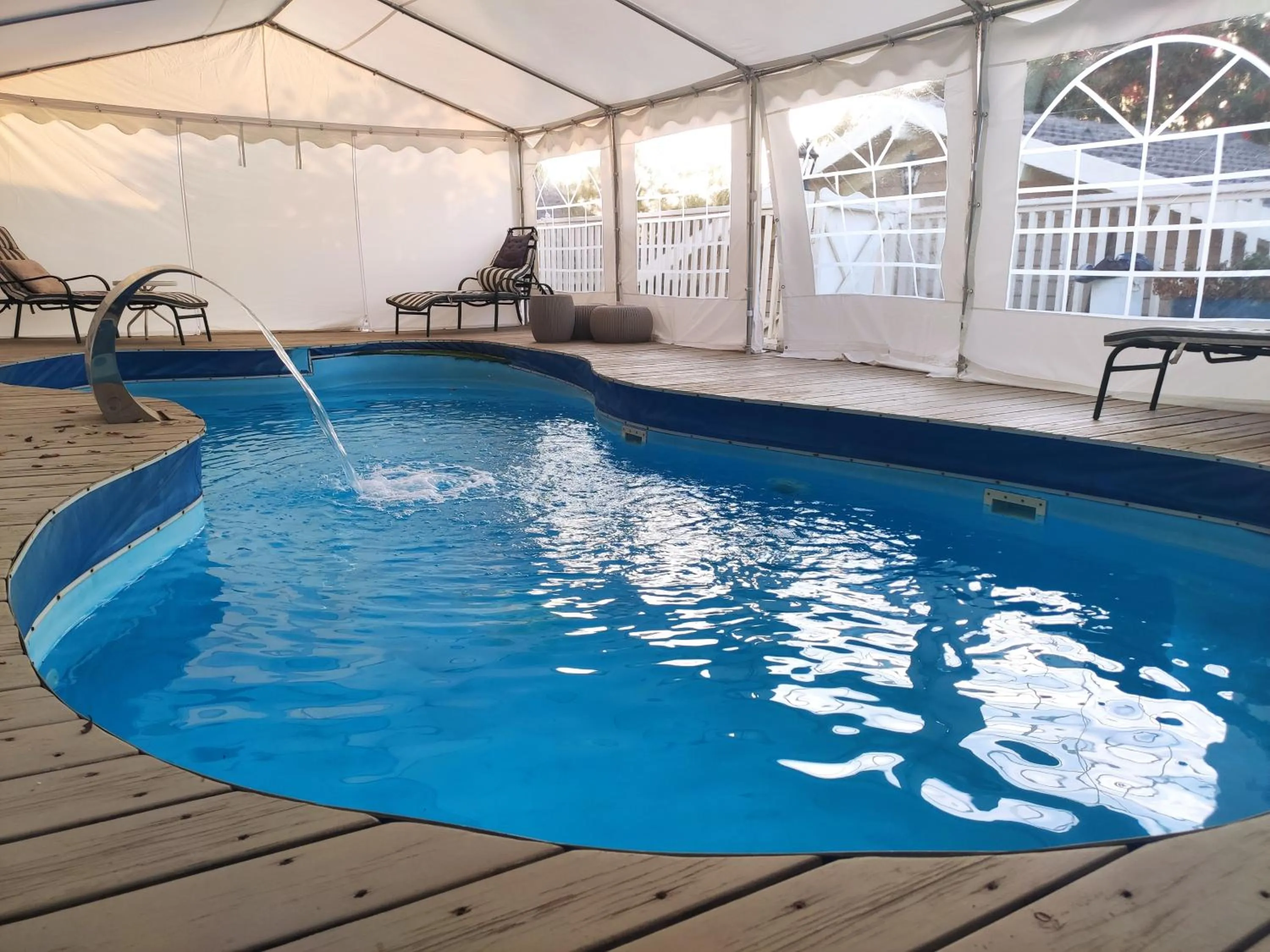 Swimming pool in Vanilla Grey